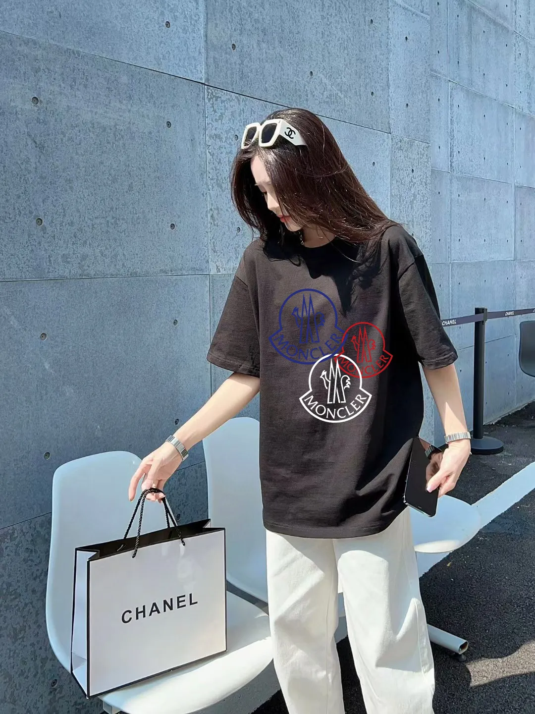 P140 [Moncler] 2025FW short-sleeved T-shirt LOGO printing, high-end 26s double yarn 300g fabric, heavy fabric, custom stretcher rib, same vat and dye, complete three standards, same style for men and women, color: black, white, size: S M L XL 2XL