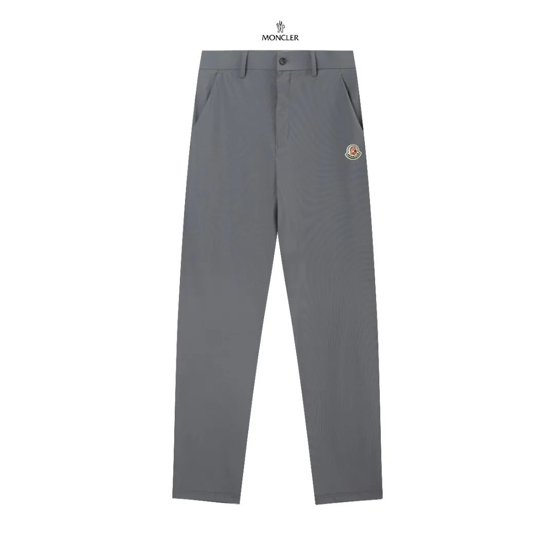 P250 Moncler spring and summer new model, two-color high-quality thin business casual fashionable ice silk trousers. Smooth, comfortable, anti-wrinkle and traceless good trousers. 🗯Soft texture, slightly elastic to the touch, cool ice silk trousers. Waist elastic band, fashionable version design. 🗯 Neat and neat line routing, suitable for both business and leisure! It can be easily controlled by all body types. Two classic colors are available. 🗯New summer product. Versatile and easy to match. The upper body is very simple, handsome and stylish. Both men and women can easily control it. Color: Black Gray Size: M-XXXL