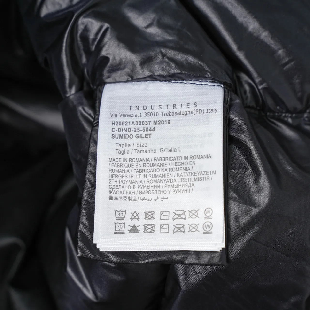P640 MONCLER丨Muzzled Chest Big Label Stand Collar Down Jacket Color: Black Size: 1-6