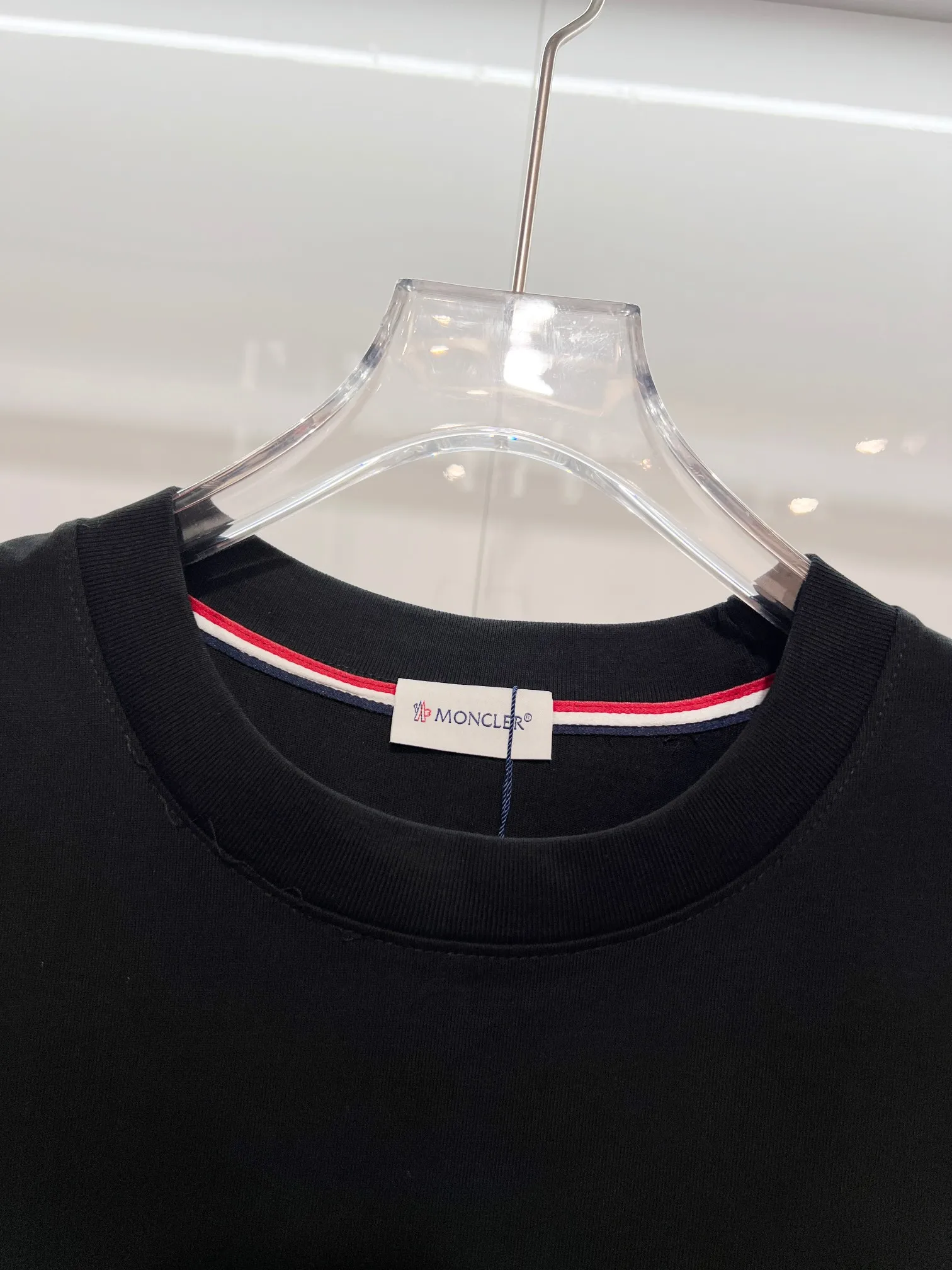 P150 MONCLER/muzzled 300g pure cotton round neck short-sleeved T-shirt. Brand classic. Three-dimensional monster offset letter LOGO embossing process. 2025ss official synchronization. High version. High quality. Fashionable personality. Versatile trend. Pure original quality. Original fabric. Tag. Collar label. Washed wheat. Three labels complete. Color: Black. White. Size: S M L XL XXL