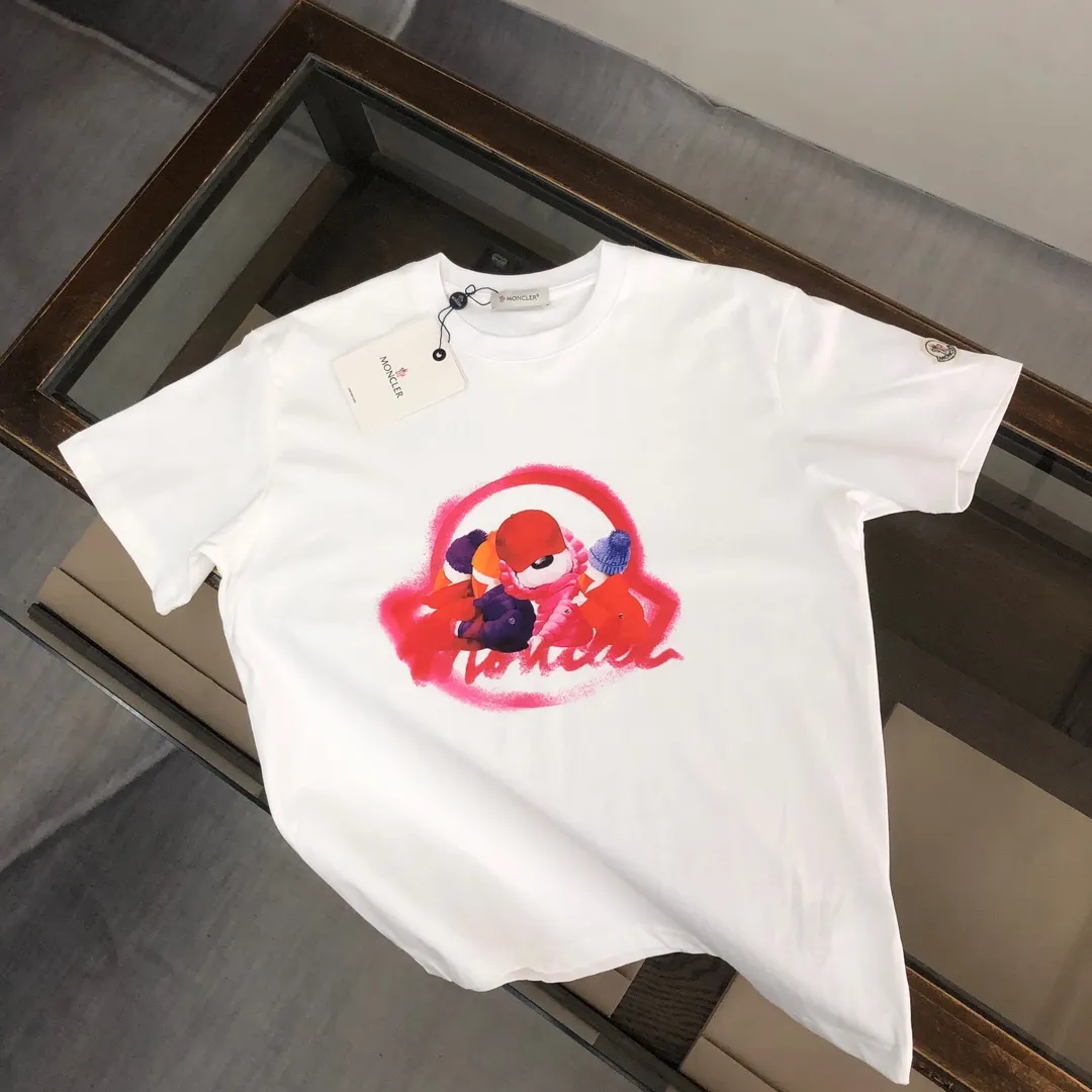 P160 🔥MONCLER The latest short-sleeved T-shirt for couples ~ brand new element pattern printing design ~ the fabric upper body is comfortable and breathable, not stiff, slim cut, made of high-end custom-made pure cotton fabric! The upper body is comfortable and stylish, and it can be worn alone as an inner layer. It is a must-have for fashionistas! ! ! Color: black white Size: S～XL (loose version, please state your height and weight when placing an order)