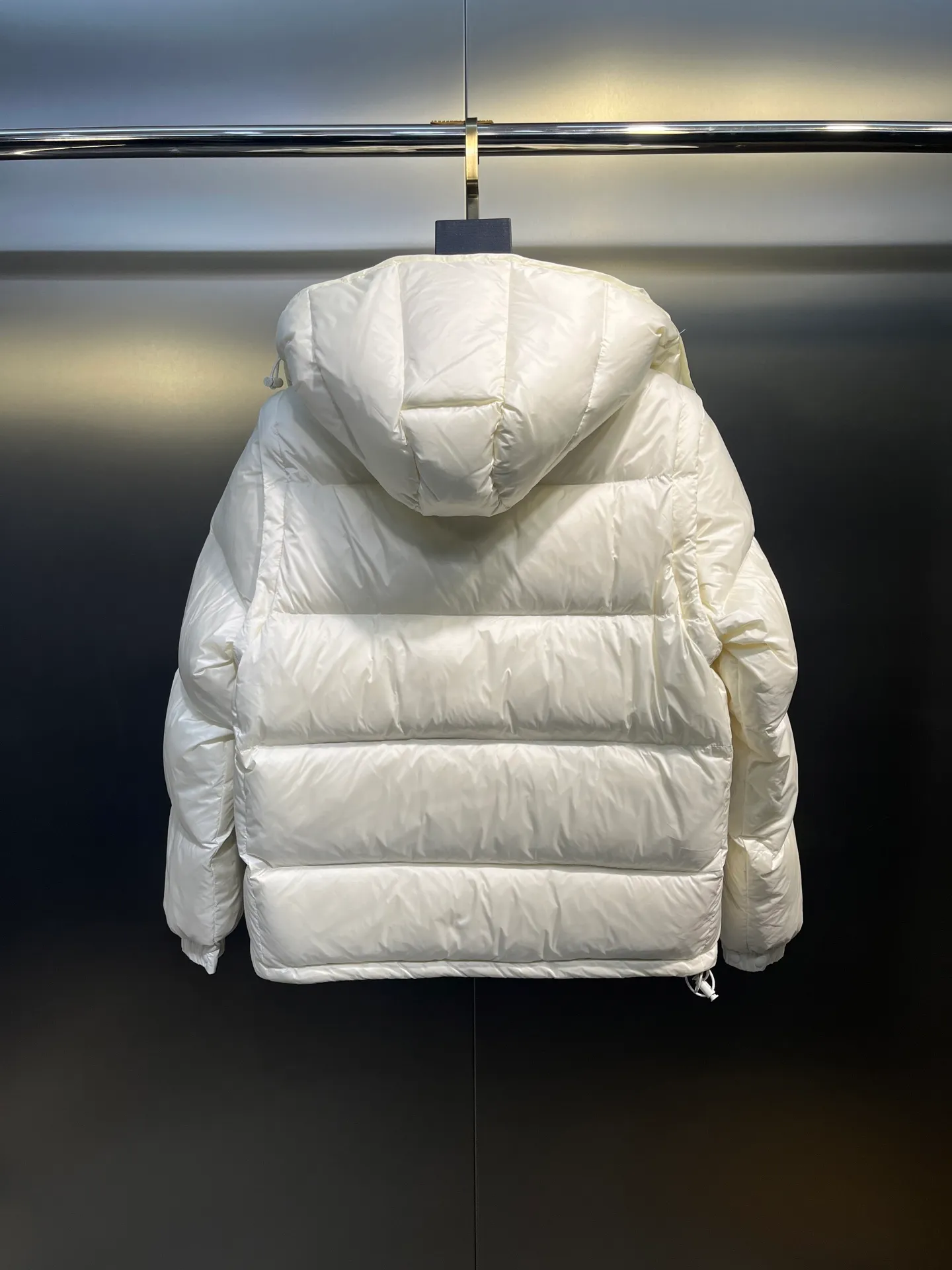 P820 ​​𝗠𝗼𝗻𝗰𝗹𝗲𝗿 Moncler A super popular model that you can’t buy in winter, it speaks for itself with its strength, a veteran-level model. This series is known for its fluffy bread style and glossy effect. It is the most popular series in the classic main line of the M family. You can basically buy it at the counter and from the official website! Promise me to buy it soon! Just needed series! ! Don’t wait until winter when it’s hard to get one size: 12345