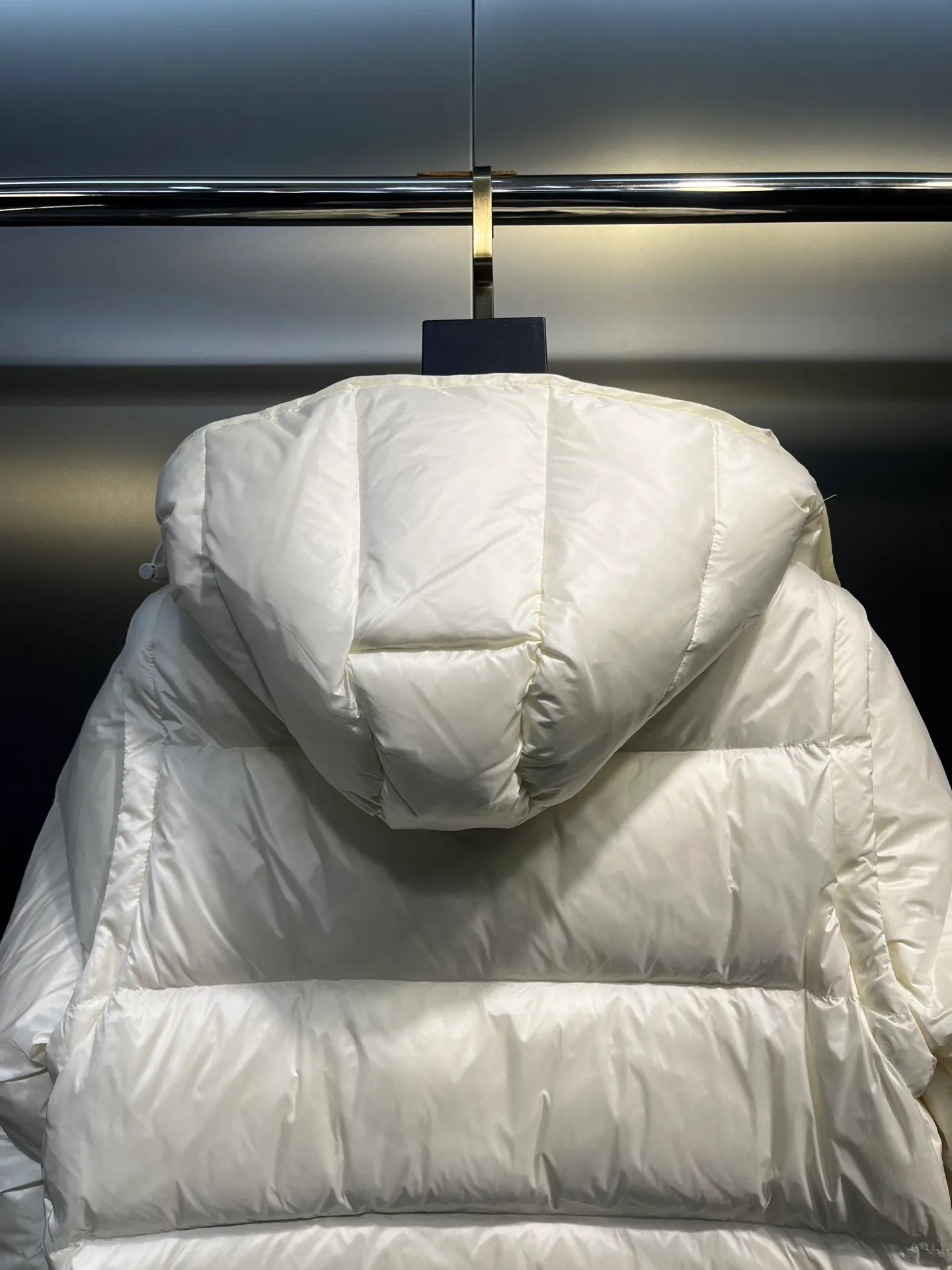 P820 ​​𝗠𝗼𝗻𝗰𝗹𝗲𝗿 Moncler A super popular model that you can’t buy in winter, it speaks for itself with its strength, a veteran-level model. This series is known for its fluffy bread style and glossy effect. It is the most popular series in the classic main line of the M family. You can basically buy it at the counter and from the official website! Promise me to buy it soon! Just needed series! ! Don’t wait until winter when it’s hard to get one size: 12345