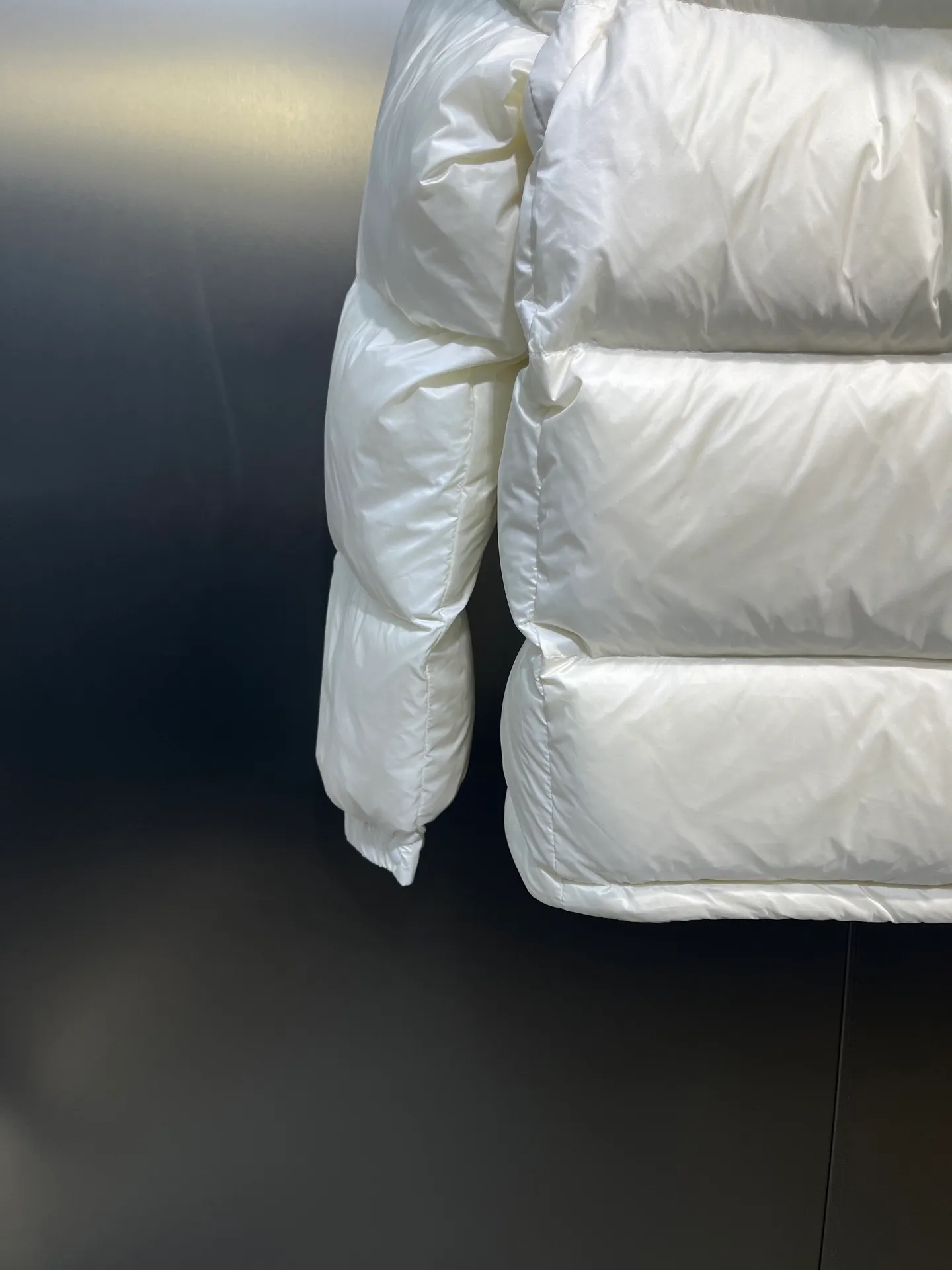 P820 ​​𝗠𝗼𝗻𝗰𝗹𝗲𝗿 Moncler A super popular model that you can’t buy in winter, it speaks for itself with its strength, a veteran-level model. This series is known for its fluffy bread style and glossy effect. It is the most popular series in the classic main line of the M family. You can basically buy it at the counter and from the official website! Promise me to buy it soon! Just needed series! ! Don’t wait until winter when it’s hard to get one size: 12345