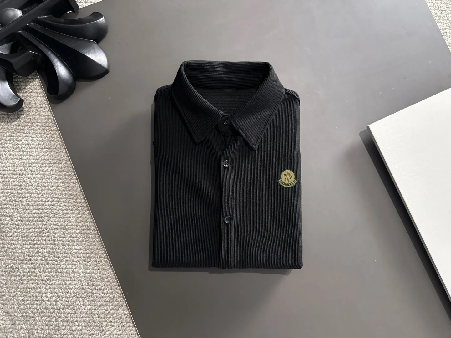 Next day shipping P520 MONCLER/Mongolian high quality 2025 spring and summer new casual heavy industry trousers suit exclusively developed by yb! High quality production! Imported custom-made fabrics for foreign orders, with high breathability and comfort, impeccable details, brand element design concept, delicate and soft feel! It presents a casual cut and the upper body shape is great! On sale simultaneously on the official website! From a high-end men's positioning brand, the low-key luxury taste is irresistible! Exquisite workmanship and impeccable quality! The overall style is simple, fashionable and timeless, fully meeting the requirements of stylish and tasteful dressing! Size: M-XXXL