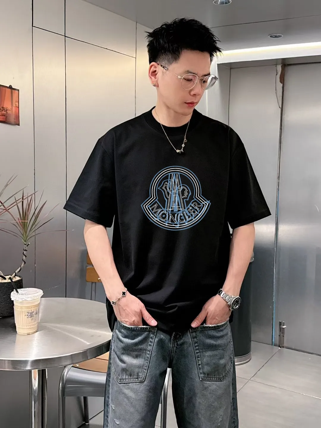 P140 [MONCLER] 2025FW short-sleeved T-shirt, LOGO printing, high-end 26s double yarn 300g fabric, heavy fabric, custom stretcher rib, same vat and dye, three standard complete, same style for men and women, color: black, white, size: S M L XL 2XL