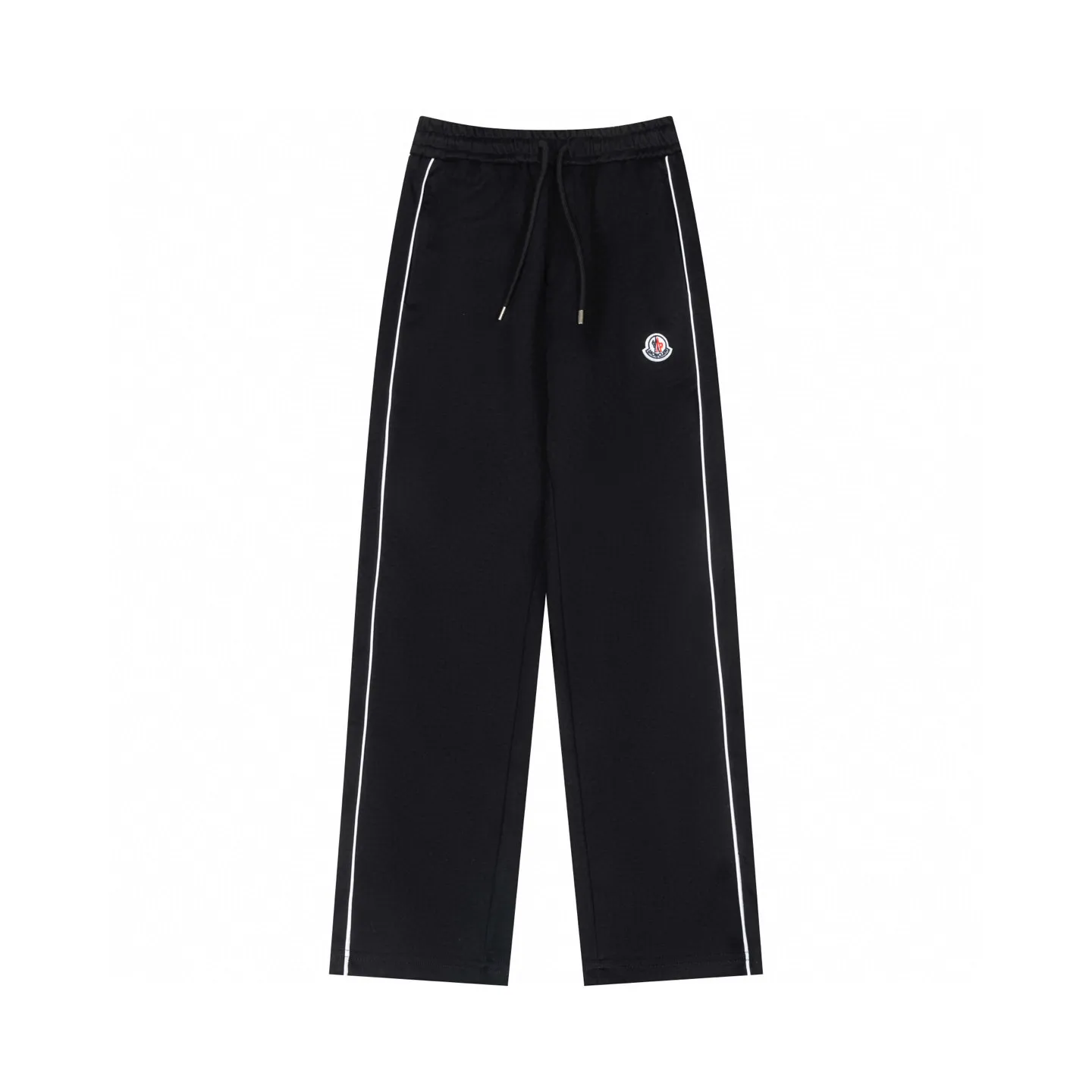P230 Meng Mouth Small Label Embroidered Ribbon Trousers. Same style as MONCLER counters. Very textured in hand. Three-dimensional and atmospheric. Versatile and easy to wear. Simple and elegant. Adopts os version. The upper body effect is great. Suitable for all body types. Soft and comfortable. The small label embroidery is full and neat. Does not fade. Does not deform. Complete accessories. Delicate embroidery embellishments on the back pockets. Perfectly restored zp 2:1. Same style for men and women. Versatile and easy to match. Size s m l xl color black gray