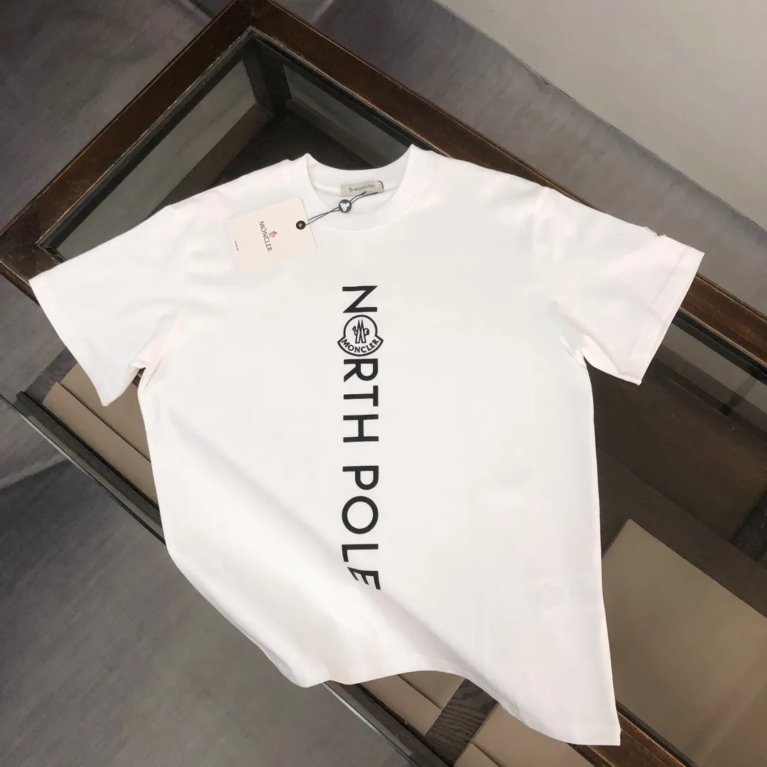 P150 MONCLER 25 The latest short-sleeved T-shirt for couples~Featured brand printing design~The upper body of the fabric is comfortable and breathable, not stiff, slim cut, and made of high-end custom-made pure cotton fabric! The upper body is comfortable and stylish, and it can be worn alone as an inner layer. It is a must-have for fashionistas! ! ! Color: black, white, sapphire blue, gray Size: S M L XL (loose fit! Please state your height and weight when placing an order)