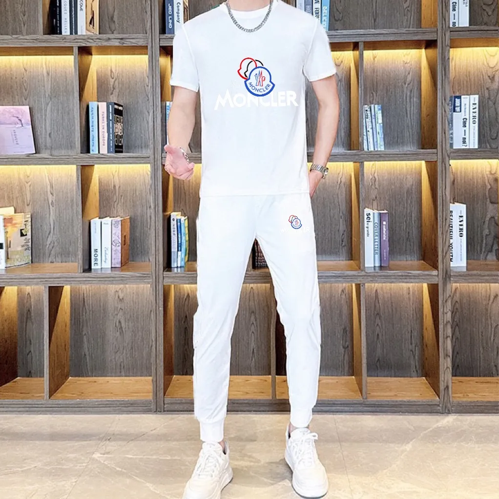 P330 [MONCLER] (Fat Man's Gospel) The same style as the 2025 official website. World-renowned luxury brand. Summer men's (double mercerized) high-quality 🐂 suit. It is made of imported original fabrics. It is a trendy style of the season and a versatile hit. Simple and elegant, precise workmanship allows you to be at the top of fashion. Size: M-5XL (can be worn up to 220 pounds)