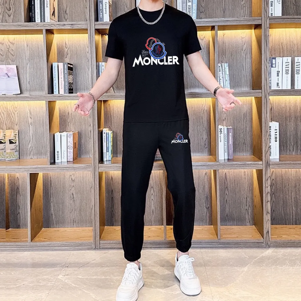 P330 [MONCLER] (Fat Man's Gospel) The same style as the 2025 official website. World-renowned luxury brand. Summer men's (double mercerized) high-quality 🐂 suit. It is made of imported original fabrics. It is a trendy style of the season and a versatile hit. Simple and elegant, precise workmanship allows you to be at the top of fashion. Size: M-5XL (can be worn up to 220 pounds)