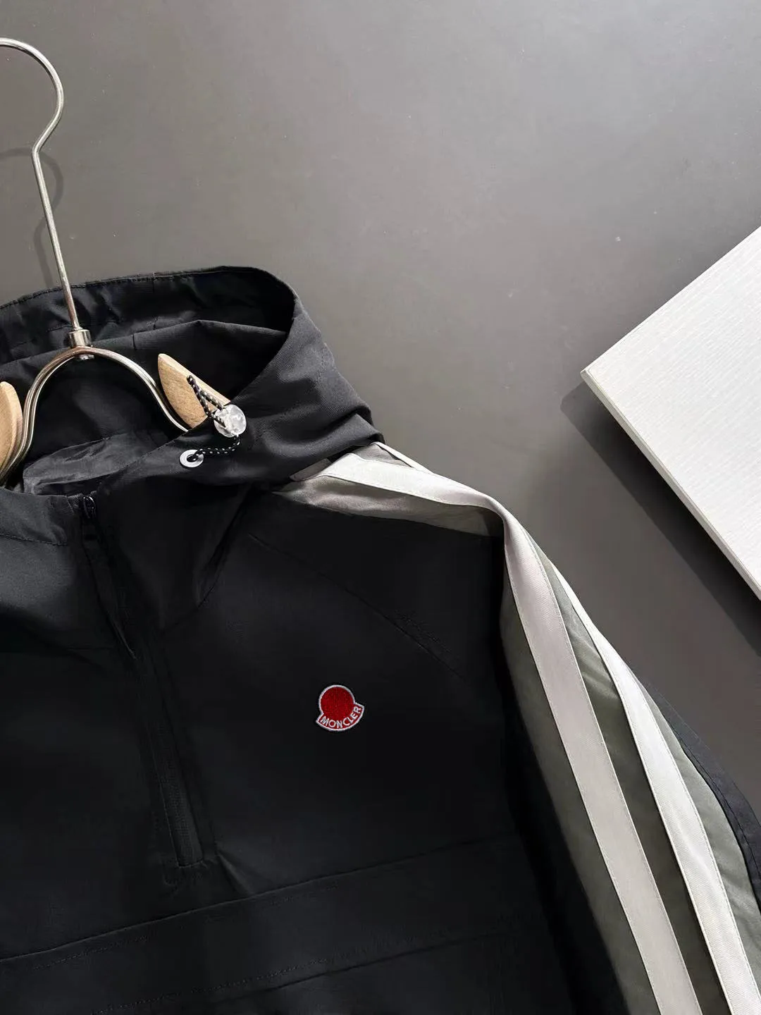 Next day shipping P720 MONCLER/Balenciaga high quality 2025 autumn and winter new casual heavy industry suit exclusively developed by yb! High quality production! The top version of the trading company channel order, external orders for imported custom fabrics, high breathability and comfort, impeccable details, absolutely worth buying! This type of suit is also a must-have for lazy people. You don’t have to think about how to match it, you can just get it in one set! Brand element design concept, delicate and soft feel! It presents a casual cut and the upper body shape is great! On sale simultaneously on the official website! From a high-end men's positioning brand, the low-key luxury taste is irresistible! Exquisite workmanship and impeccable quality! The overall style is simple, fashionable and timeless, fully meeting the requirements of stylish and tasteful dressing! Size: M to 5XL (or state your height and weight when placing an order)