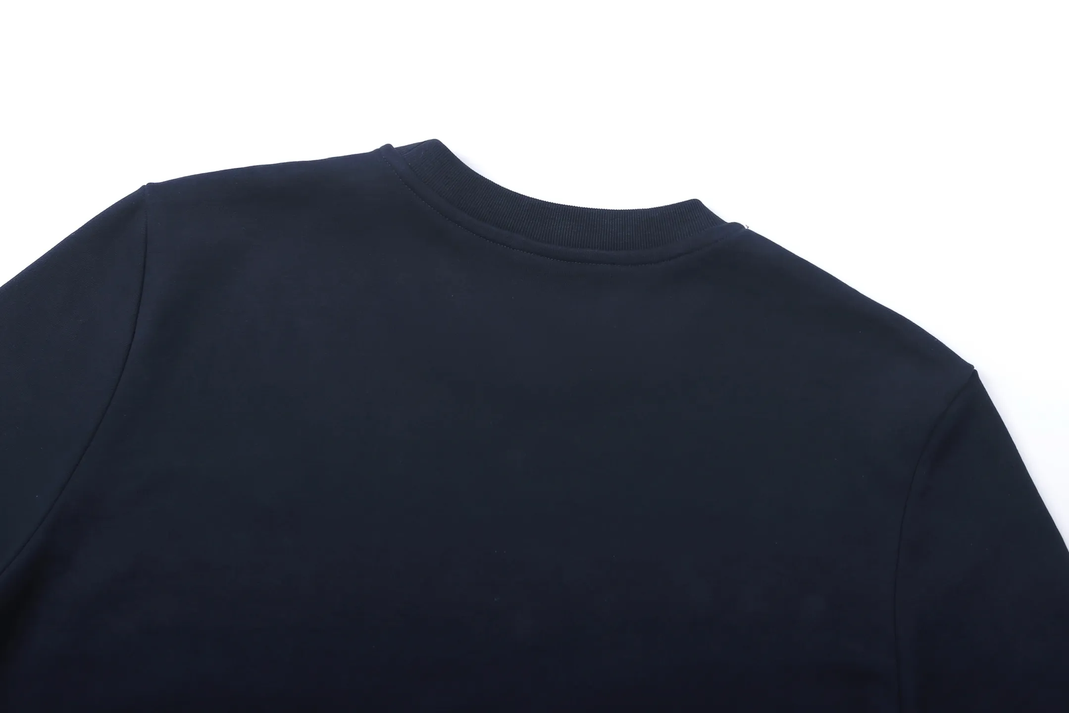 P370 White background picture] MONCLER/muzzled round neck long sleeve faded logo cotton sweatshirt [Ready stock] S M L