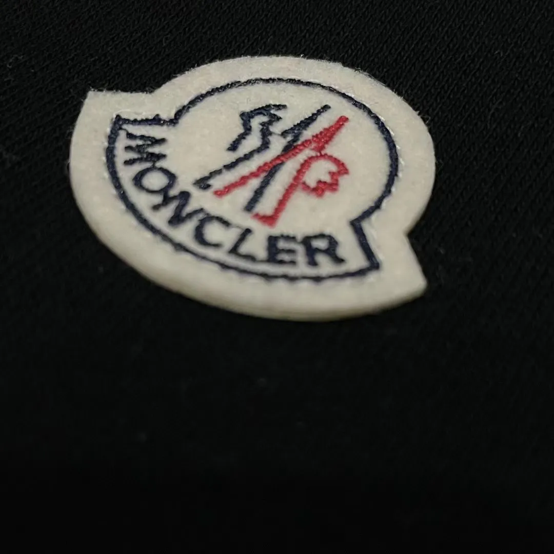 💰230 ✨MONCLER Meng Mouth SS spring and summer show style. Slim-fitting lines with exquisite logo and simple logo shorts. Domestic OEM exports. Supply top brand fabrics. 360g weight. Compatible with all body shapes. Black and white drawstring design on waist elastic band. Customized drawstring pockets with diagonal pocket design on both sides. There is also a small pocket at the rear. Color: black gray. Size S-XL