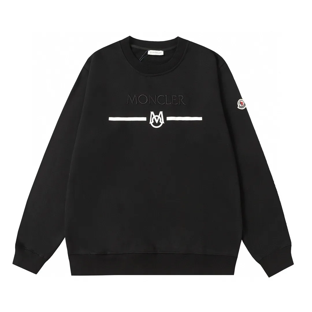 P210 Style No.: 854 〈MONCLER〉The price of the embroidered printed round neck sweatshirt with a hood is actually quite advantageous. Those who have been to the counters should know that the price of the hooded sweatshirt is not much cheaper than that of Gucci Burberry. It is just relatively low-key and unwilling to hype. It is a picture that you want to buy or not. The aloof existence... ✅460 grams of 100% pure cotton wool fabric OS version is too large ✅Combined with the original high weight double yarn thread ✅Correct three-needle and five-thread craftsmanship Chain edge Color: Black White Size S M L