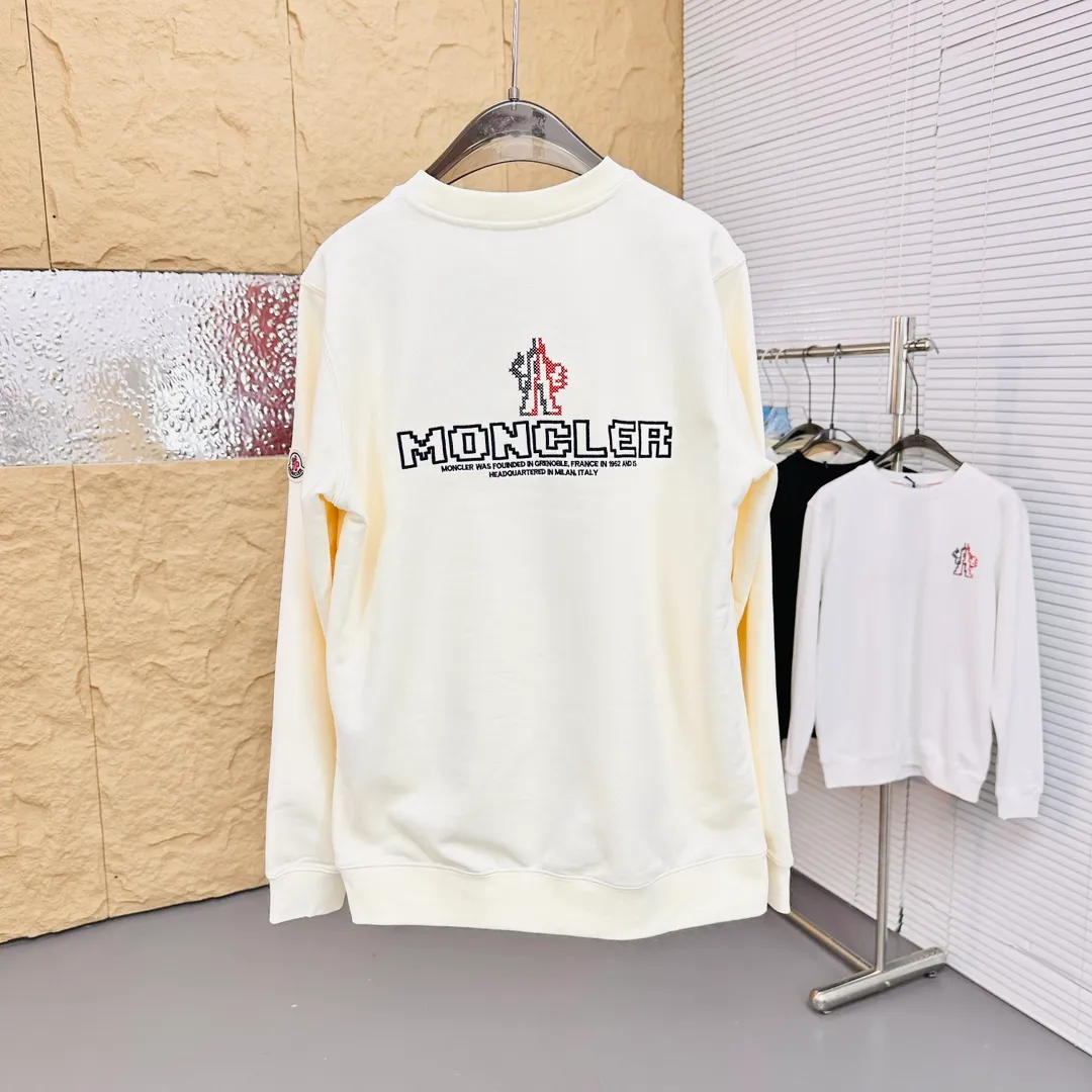 P280 Brand: Mengkou🤳𝐌𝐎𝐍𝐂𝐋𝐄𝐑 Fabric: ☑️Made of 440g double-strand pure cotton terry👕 Fabric: ☑️Thread with 1*1 double yarn thread. 🔜Comes with dyeing in the same tank. Craftsmanship: ☑️The embroidery uses 3D three-dimensional embroidery technology, 🇧🇫The original computer scan and print is restored 1:1. The pattern is clear and the needle count is dense. It is a rare high-end product on the market! 🇲🇩All three standards are complete! Size: ☑️S 〰️M 〰️L 〰️XL 〰️XXL