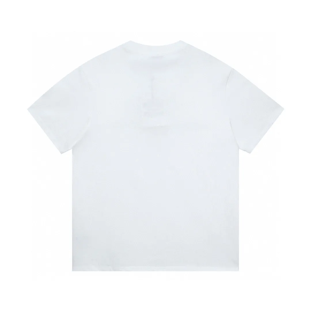 P130 Style No.: 808 〈MONCLER〉The price of the mousse is actually quite advantageous. Those who have been to the counters should all know that the price of the mousse is not much cheaper than Gucci Burberry. It is just relatively low-key and unwilling to hype. It is a picture that you want to buy or not. It has an aloof existence... Exclusively customized 270 grams of 32-count double yarn smooth cotton. The texture is very soft and comfortable. 100% different from the top fabrics in the market (does not shrink, deform, or pill). Matched with 320g 1*1 thread (the fabric thread is dyed in the same vat, no color difference, the thread is not easy to deform) Color: black white floral gray burgundy code number: S-XL