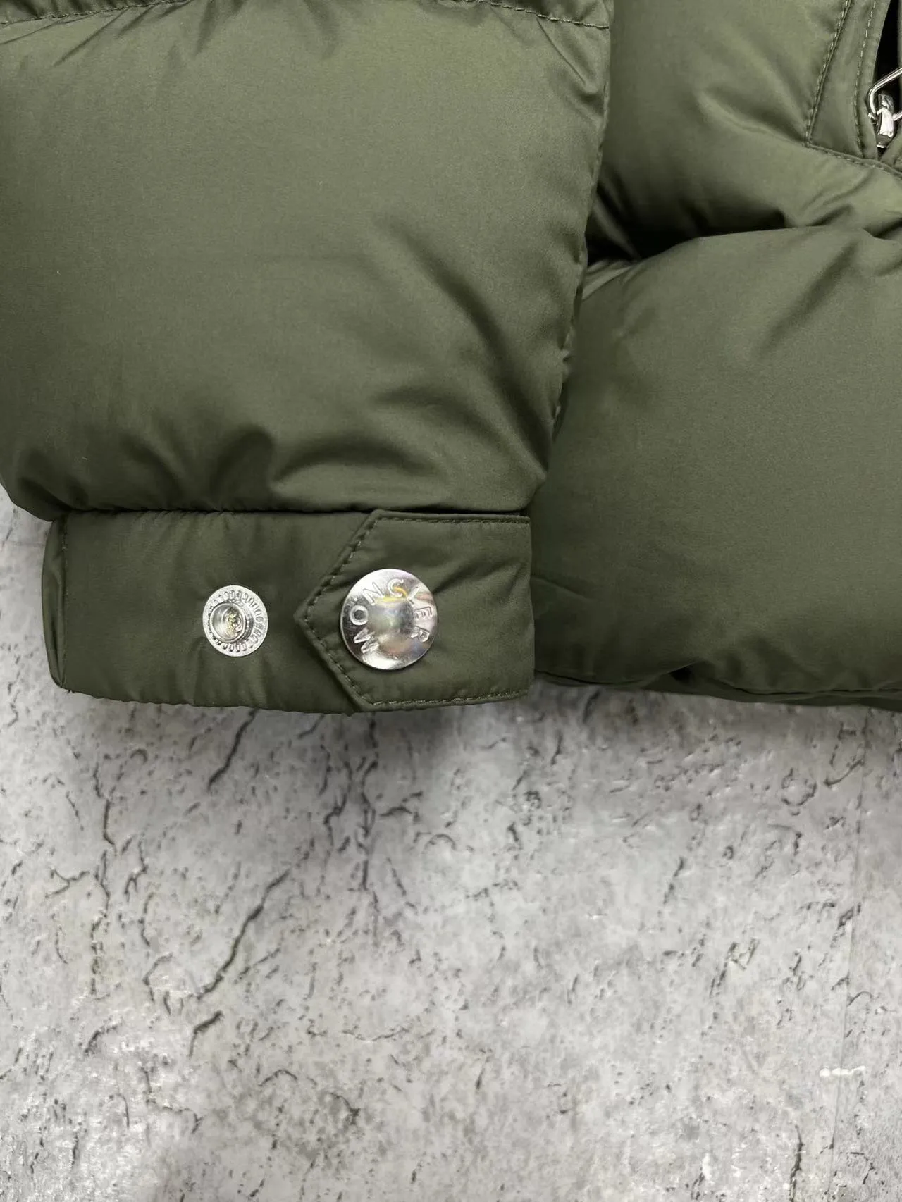 P880 🆕❤️2022🆕New Moncler Cardere short down jacket Color: Black White, Green Size: 12345