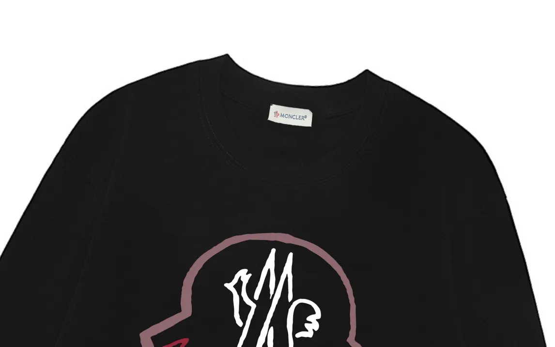 P180 Moncler 2025 new model, light luxury, classic printed letter logo, same style for men and women, long-sleeved T-shirt ·Customized 300g 100% double yarn pure cotton fabric ·Dyeing 32 count double-strand thread ·Collar label, hangtag, main mark and three labels complete Color: Black Size: XS S M L