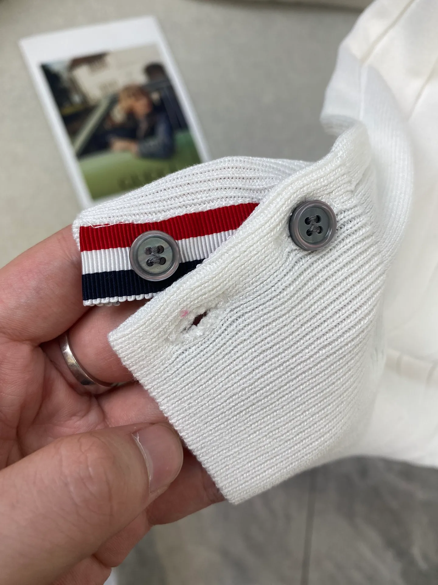 P200, Moncler 2024ss spring and summer new knitted elastic lapel T-shirt, men's fashionable solid color, classic four stripes, ultra-light and breathable knitted short-sleeved Polo shirt! If you want to look younger and more energetic in summer, you must have a polo shirt. It is a classic and versatile basic shirt that can be worn every time. It is a must-have and versatile item for men in summer. Whether you are doing business or leisure travel, it can switch between various styles for you, regardless of the occasion or body shape! , very cool and comfortable to wear in summer. The fabric feels smooth and comfortable, light and breathable, the upper body is cool and pleasant, and you will not feel stuffy at all. It is extremely skin-friendly, and the workmanship and wiring details are exquisite to the extreme. It is the first choice for high-end men! 48-56