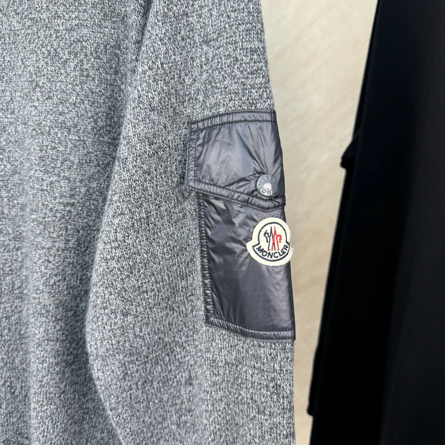P410 MONCLER round neck long sleeve wool and cashmere sweater SIZE S/M/L/XL