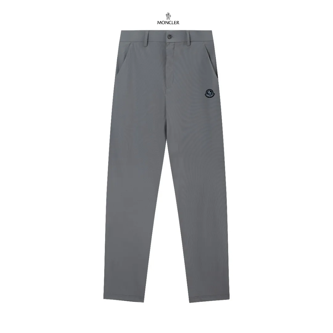 P250 Moncler spring and summer new model, two-color high-quality thin business casual fashionable ice silk trousers. Smooth, comfortable, anti-wrinkle and traceless good trousers. 🗯Soft texture, slightly elastic to the touch, cool ice silk trousers. Waist elastic band, fashionable version design. 🗯 Neat and neat line routing, suitable for both business and leisure! It can be easily controlled by all body types. Two classic colors are available. 🗯New summer product. Versatile and easy to match. The upper body is very simple, handsome and stylish. Both men and women can easily control it. Color: Black Gray Size: M-XXXL