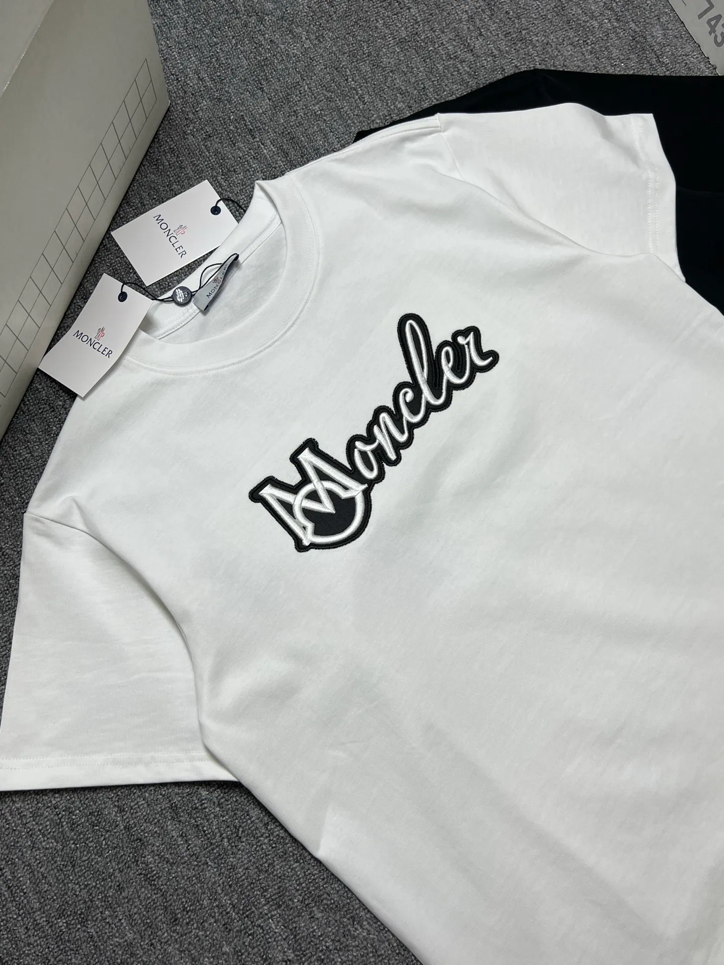 P160 MONCLER short-sleeved T-shirt Color: black white Size xs-L a Fabric: 280g