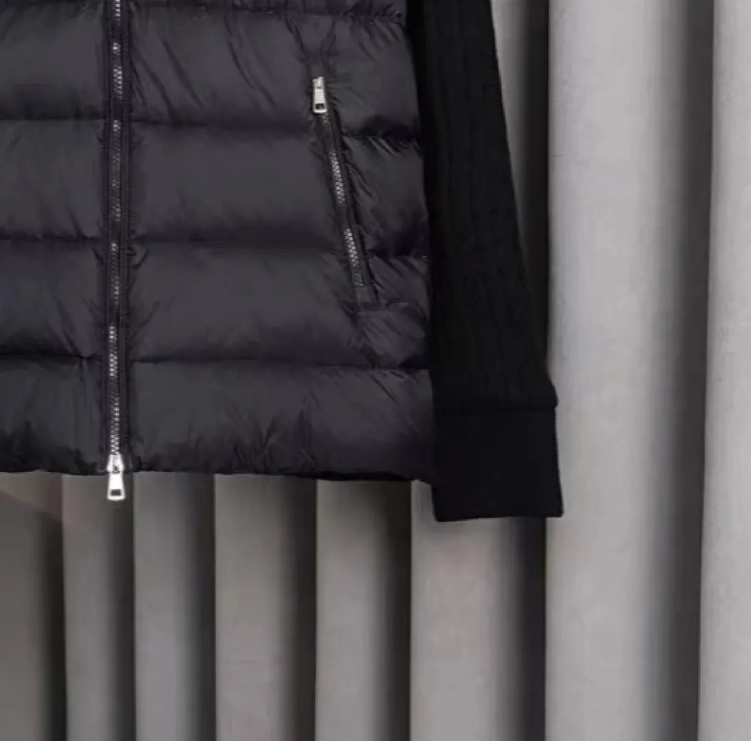 P430 MONCLER muffled armband knitted down jacket Made of 460g terry fabric with clear lines. Original order customization 1:1 with smooth and delicate lines. Better texture. Not easy to deform, not easy to shrink, not easy to fade. Maintains long-lasting beauty. Color Black Gray Size S-XL