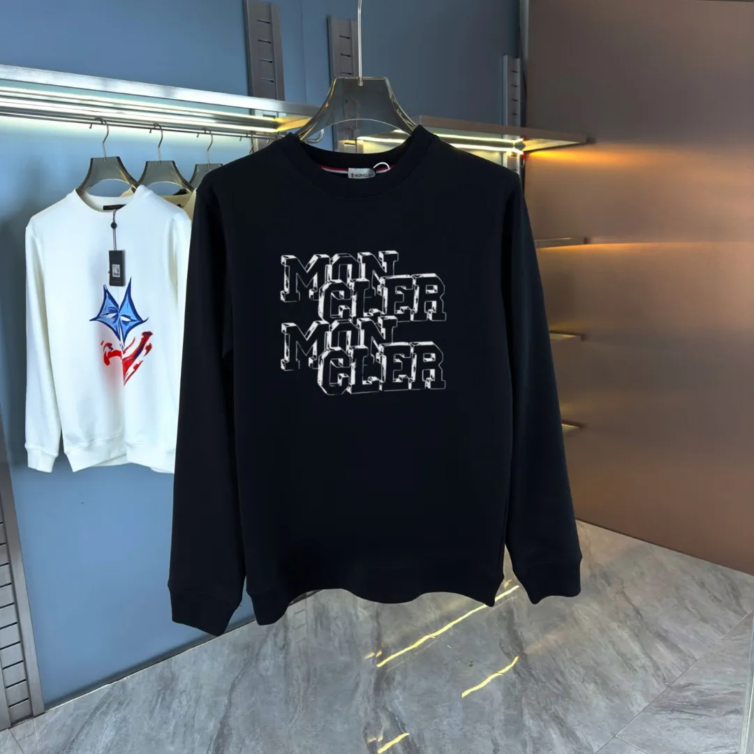 P210 high version sweatshirt) 📦With exclusive picture packaging📦 [Long-term ready stock] Upgraded version "Mobile phone smart sensor ~ NFC chip armband ~ Direct access to the official website anti-counterfeiting" 〖 𝐌𝐎𝐍𝐂𝐋𝐄𝐑 ~ Mouth covering〗 2025 new high quality, using 450g heavyweight fabric Different from the market currency, you can mix and match everything at will and you will be handsome😎The whole clothes is made of double waistcoats. The double waistcoats make the whole dress more three-dimensional. It is not an ordinary factory that can do such fine work. 2025 autumn and winter new style, on sale at the counter, exquisite printed round neck terry sweatshirt. High-end double-ply cotton. Customized stretch ribs are dyed in the same vat. Three standards are complete. It is matched with digital printing patterns and is very breathable. Same style for men and women. Color: black, white, apricot. Size: S M L XL 2XL