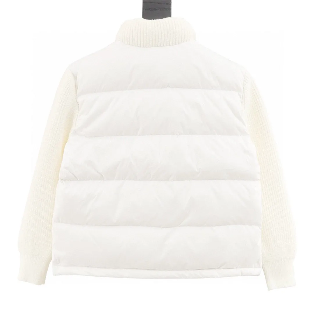 P580 Checkered knitted Moncler muzzle 24s new sleeve spliced ​​knitted stand-collar light down jacket New autumn and winter down spliced ​​jacket, round neck with large pockets on both sides Down filling adds practical wearability while adding splicing popular elements ~ short version The solid color series is full of high-end sense! Comfortable, fashionable and versatile! Style number: A67# Color: black white Size: S M L XL