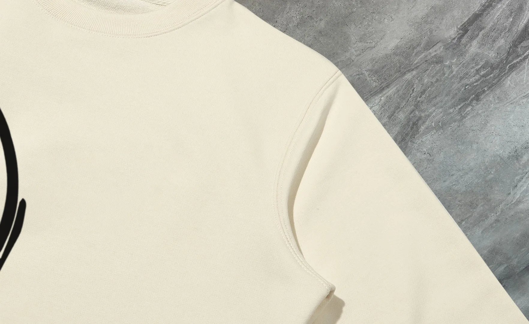 P210 High-version sweatshirt) [Long-term stock] 〖𝐌𝐎𝐍𝐂𝐋𝐄𝐑~Mask〗 Made of 440g heavy-weight fabric. It is different from the market currency. It can be matched with any variety and is properly handsome. 😎The whole dress is made of double waistcoats. The double waistcoats make the whole dress more three-dimensional. Not ordinary factories can do such fine work. 2025 Spring runway version of the T stage, on sale at the counter, round neck terry sweatshirt, high-end double-strand pure cotton, custom-made stretch ribs, dyed in the same vat, complete with three standards, matched with exquisite embroidered LOGO on the chest, simple and advanced, same style for men and women. Color: black, apricot, white, size: S M L XL 2XL
