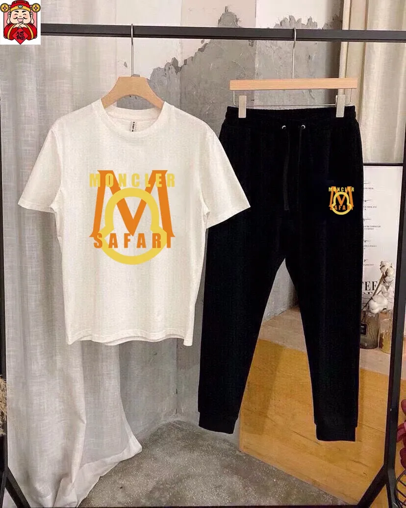 P330 [MONCLER] (Fat Man's Gospel) The same style as the 2025 official website. World-renowned luxury brand. Summer men's (double mercerized) high-quality 🐂 suit. It is made of imported original fabrics. It is a trendy style of the season and a versatile hit. Simple and elegant, precise workmanship allows you to be at the top of fashion. Size: M-5XL (can be worn up to 220 pounds)