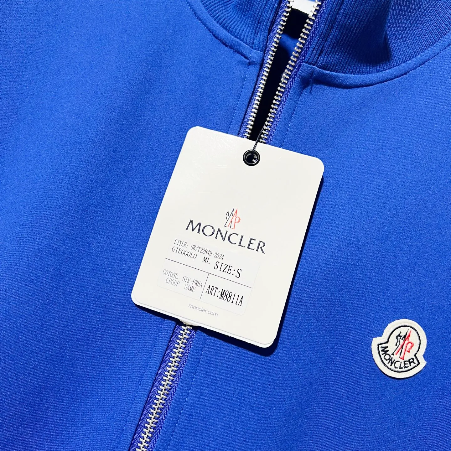 P270 MONCLER/Mask Customized fabric suit zipper jacket Simple side webbing splicing craftsmanship brand chapter logo Official synchronization High version High quality Fashion personality Versatile trend Pure original quality Original fabric Hang tag Collar label Washed wheat Complete with three standards Color: Black. Blue. Gray. Size: S-2XL