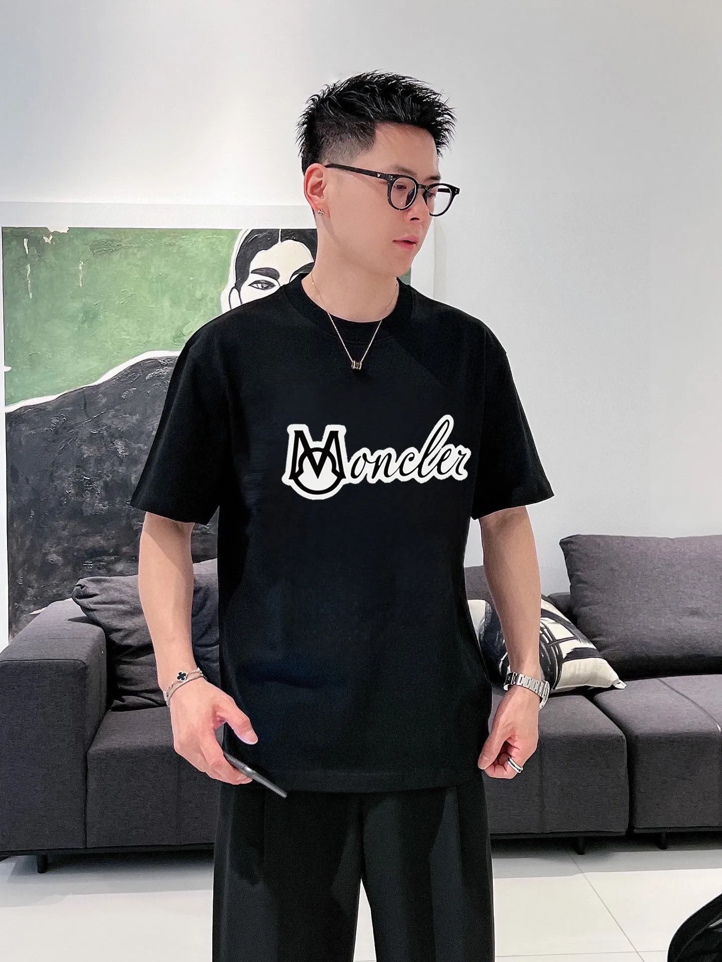 P140 Brand [MONCLER] (Good News for Fat People) original men's casual short-sleeved T-shirt, new product for spring and summer 2025, customized top-notch logo craftsmanship on the chest, matched with the entire details, quality and tailoring design are first-class, customized imported mercerized cotton fabric! Full of style, the color scheme is light and versatile. M-5XL (wear up to 220 pounds)