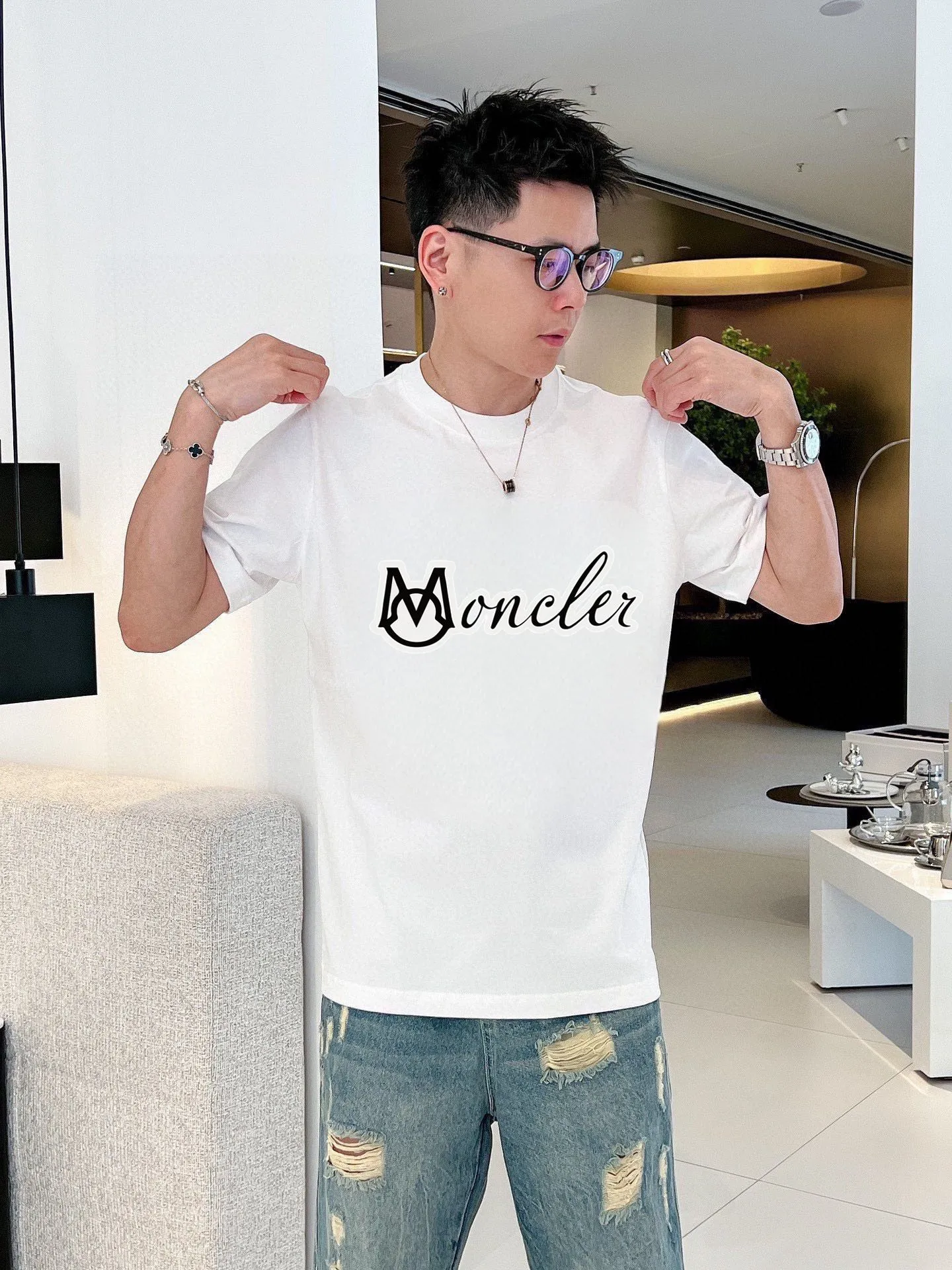 P140 Brand [MONCLER] (Good News for Fat People) original men's casual short-sleeved T-shirt, new product for spring and summer 2025, customized top-notch logo craftsmanship on the chest, matched with the entire details, quality and tailoring design are first-class, customized imported mercerized cotton fabric! Full of style, the color scheme is light and versatile. M-5XL (wear up to 220 pounds)