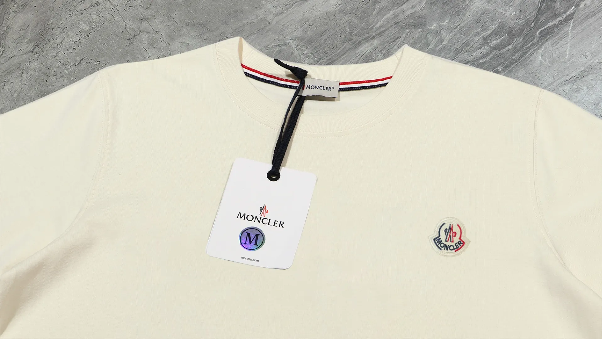 P210 High-version sweatshirt) [Long-term stock] 〖𝐌𝐎𝐍𝐂𝐋𝐄𝐑~Mask〗 Made of 440g heavy-weight fabric. It is different from the market currency. It can be matched with any variety and is properly handsome. 😎The whole dress is made of double waistcoats. The double waistcoats make the whole dress more three-dimensional. Not ordinary factories can do such fine work. 2025 Spring catwalk version of the T stage, on sale at the counter, exquisitely printed round neck terry sweatshirt, high-end double-ply cotton, custom-made stretch ribs, dyed in the same vat, complete with three standards, matched with digital printing patterns and very breathable, same style for men and women, color: black, white, apricot, size: S M L XL 2XL