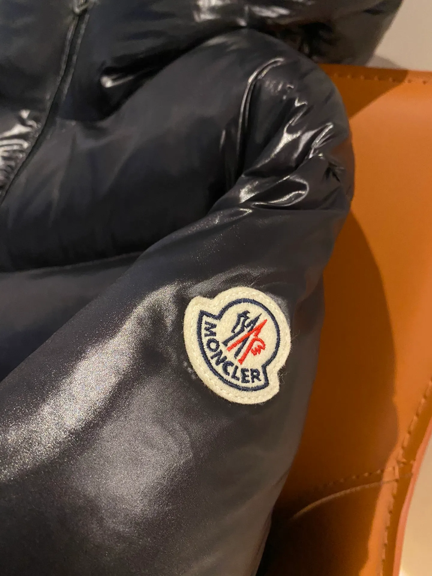 P1000 [moncler] M's new autumn and winter Huppe series women's short down jacket, original custom-made weatherproof nylon fabric, the brim design can be opened to classic logo design, the cuffs are equipped with zippers to change the shape at will, the new national standard 90 goose down filling inside, first-class down filling, high version, 1234