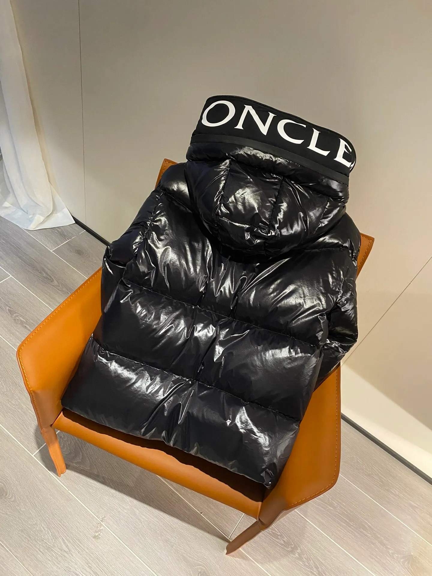 P1000 [moncler] M's new autumn and winter Huppe series women's short down jacket, original custom-made weatherproof nylon fabric, the brim design can be opened to classic logo design, the cuffs are equipped with zippers to change the shape at will, the new national standard 90 goose down filling inside, first-class down filling, high version, 1234