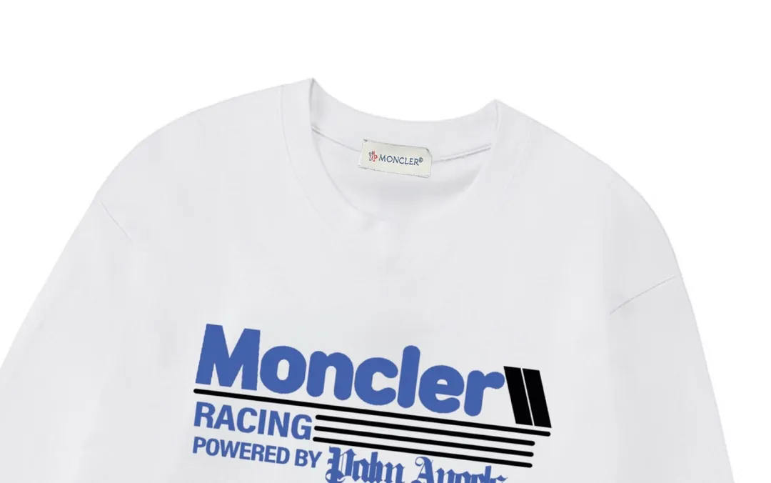 P170 Moncler 2025 new model, blue letter logo, same style for men and women, long-sleeved T-shirt ·Customized 300g 100% double yarn pure cotton fabric ·Dyeing 32 counts double-strand thread ·Collar label, hangtag, main mark and three labels complete Color: White Size: XS S M L