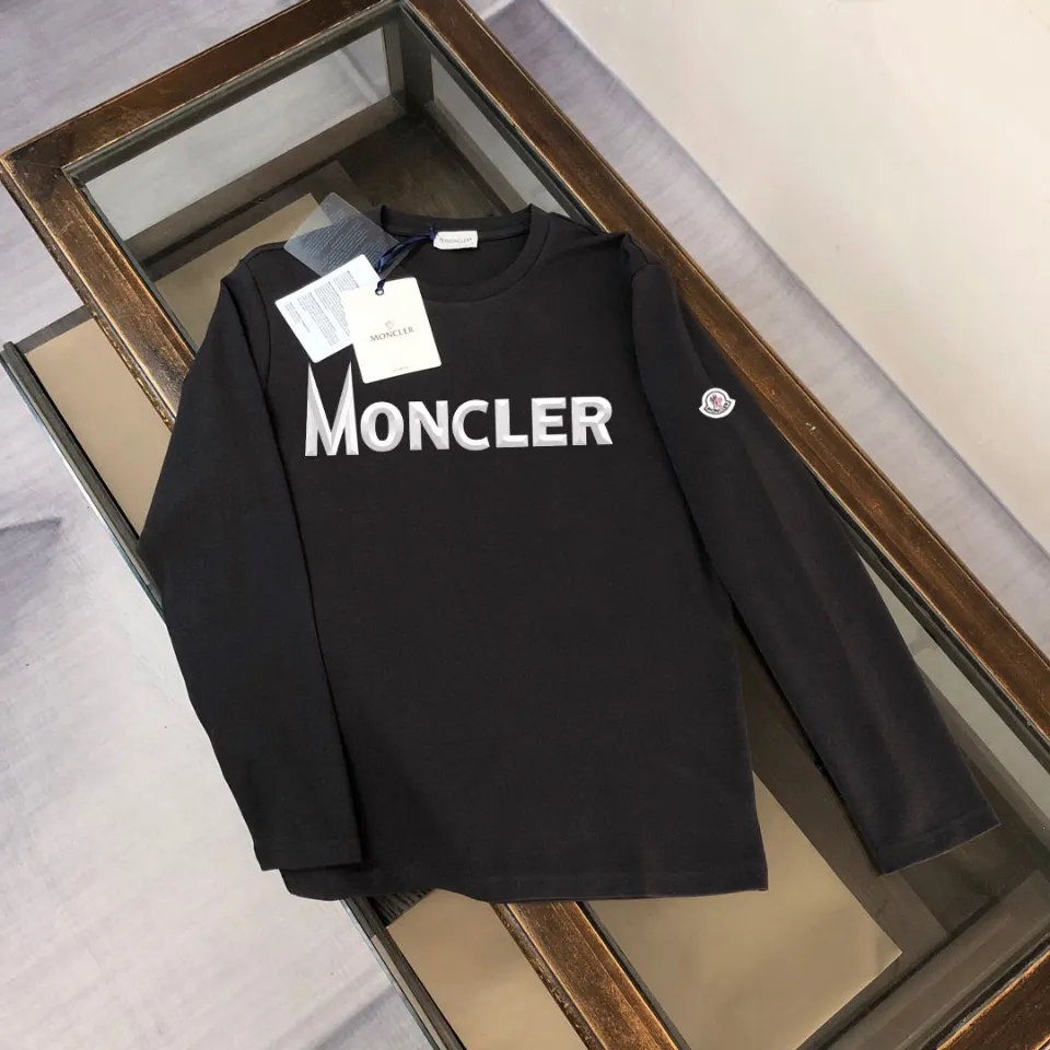 P180, a non-off-the-shelf model, you can trust it. Moncler printed long-sleeved T-shirt, 240g breathable cotton fabric, very soft and comfortable texture, does not shrink, does not deform, does not ball), can be worn alone as a base layer. Original customized accessories, collar label, care mark, hangtag, packaging (perfect details) Color: White Black Size: XS S M L