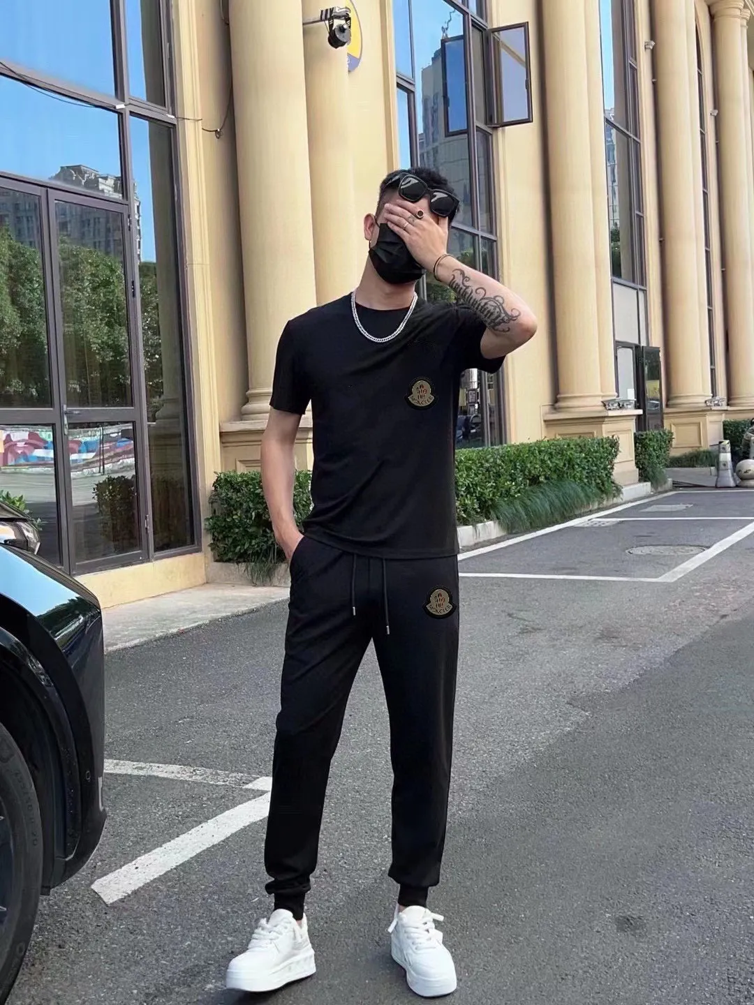 P330 [MONCLER Mouth Mouth] (Fat Man's Gospel) The same style as the 2025 official website. World-renowned luxury brand. Summer men's (double mercerized) high-quality 🐂 suit. It is made of imported original single fabrics. It is a fashion trend of the season and a versatile hit. Simple and elegant, precise workmanship allows you to be at the top of fashion. Size: M-5XL (can be worn up to 220 pounds)