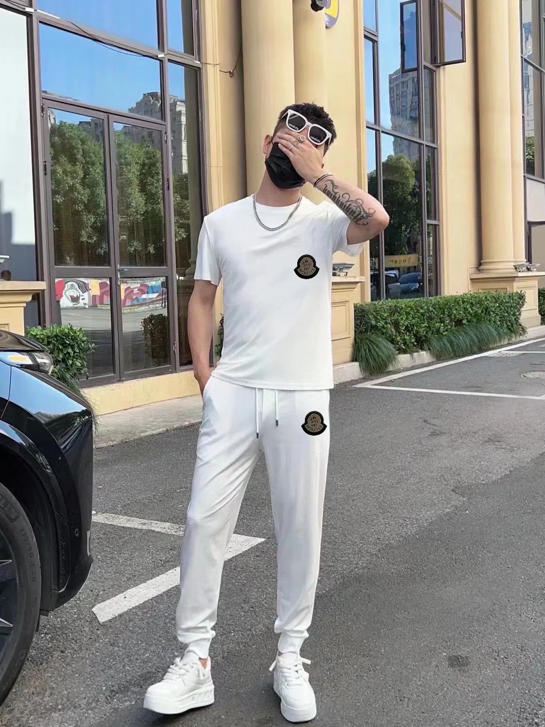 P330 [MONCLER Mouth Mouth] (Fat Man's Gospel) The same style as the 2025 official website. World-renowned luxury brand. Summer men's (double mercerized) high-quality 🐂 suit. It is made of imported original single fabrics. It is a fashion trend of the season and a versatile hit. Simple and elegant, precise workmanship allows you to be at the top of fashion. Size: M-5XL (can be worn up to 220 pounds)