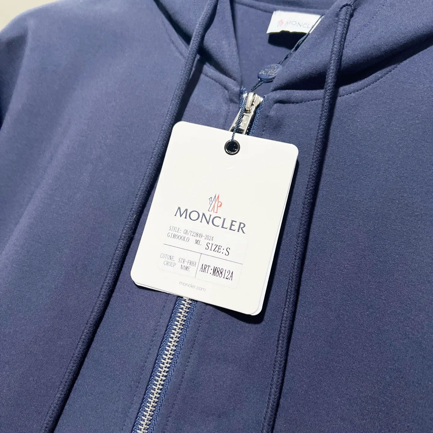 P280 MONCLER/Mask Custom fabric suit zipper hooded jacket Simple arm brand LOGO small badge threaded cuff technology Official synchronization High version High quality Fashion personality Versatile trend Pure original quality Original fabric Hang tag Collar label Washed wheat Complete three standards Color: blue. Gray. Size: S-2XL