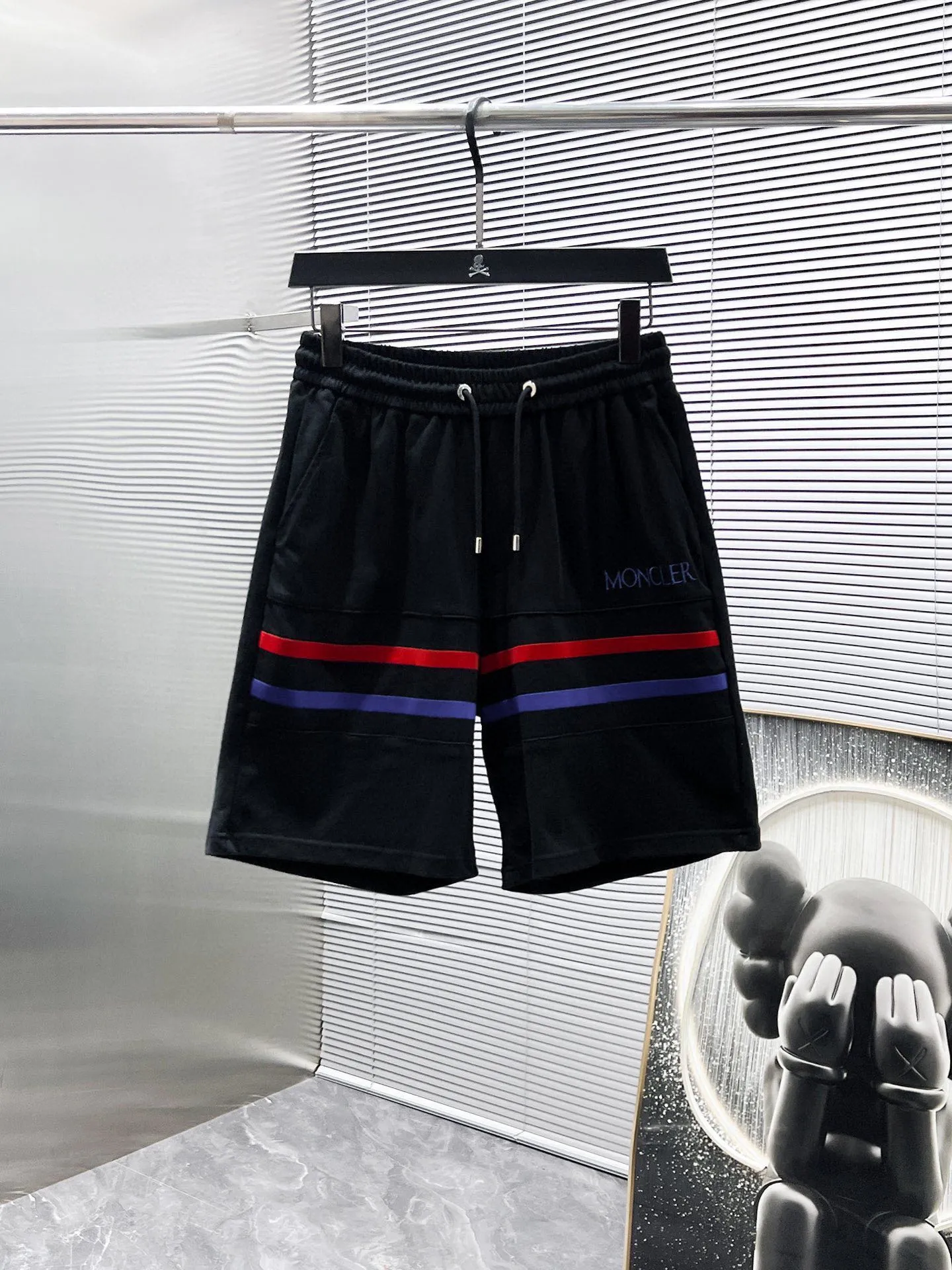 P570 Brand [MONCLER Mouth Covered] 2025 round neck short-sleeved shorts suit. The pure cotton fabric upper body will not be stuffy, the smooth and comfortable skin-friendly effect is more breathable, the fabric has its own texture, classic logo technology, a new interpretation from a unique angle, fashionable and versatile choice! Size: M-3XL (maximum wear: 190 pounds)