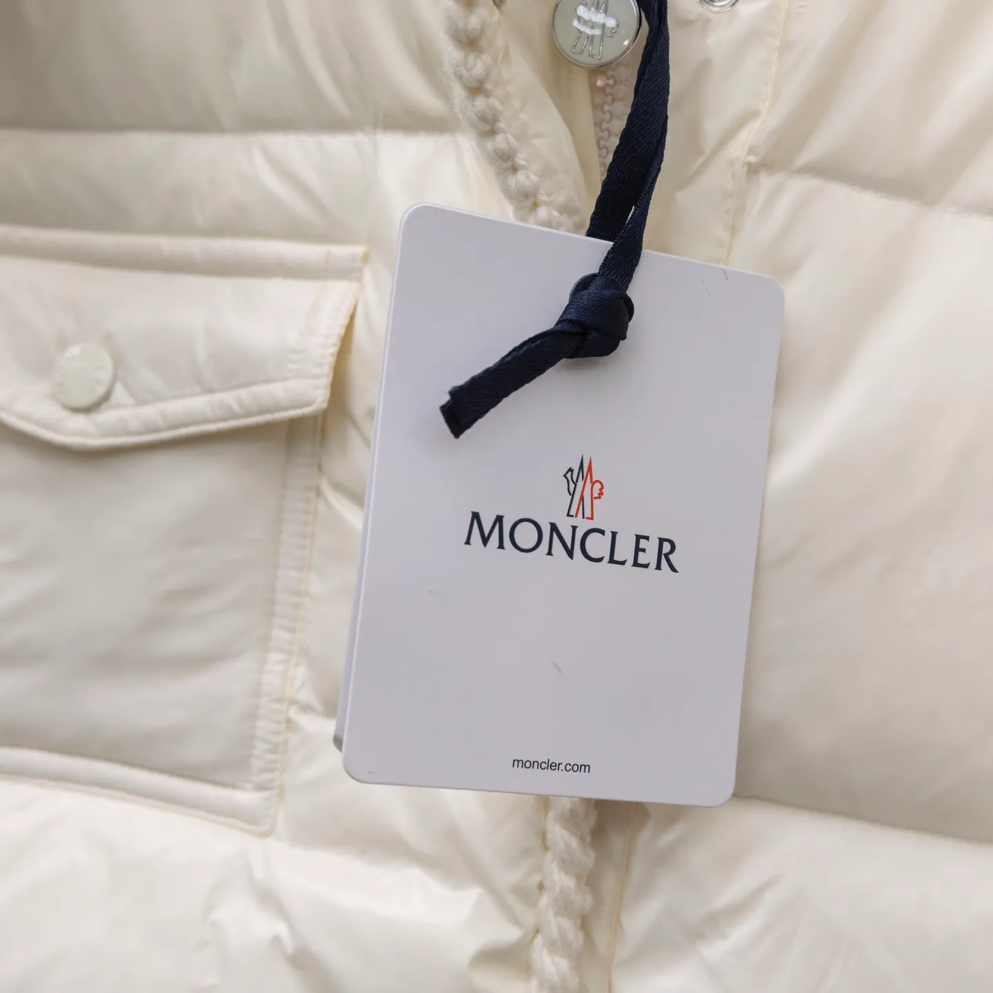 P820 ​​2025 new model🆕Moncler/mask oil wax leather waist style GLAREIN hooded long-sleeved down jacket for women. Oil wax leather coated new fabric, slim design style, warm and slim