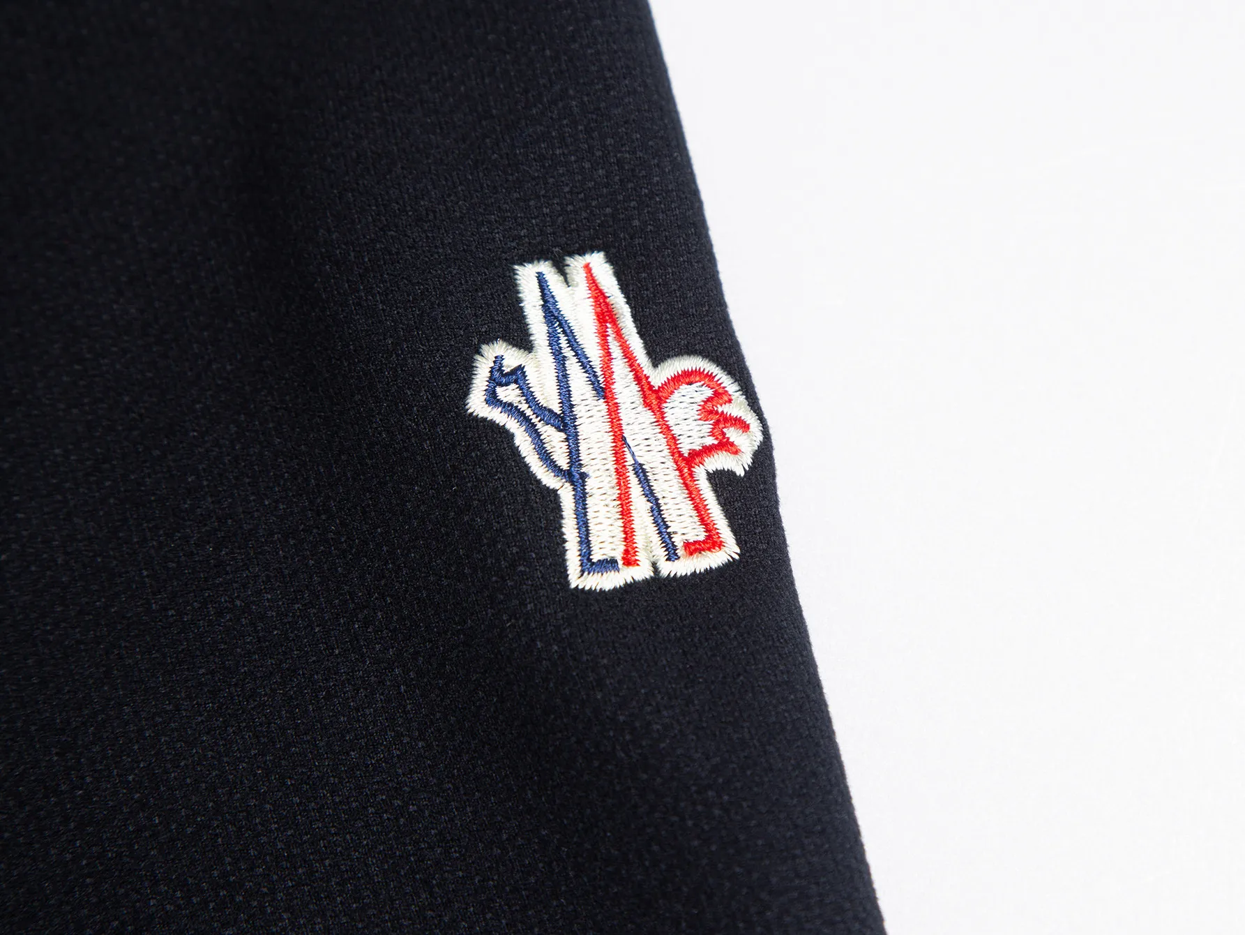 💰Coat 205, trousers 170, velvet style, popular recommendation for foreign trade orders - Moncler official website classic style, logo velvet and thickened casual jacket - Made of exclusive custom-made velvet and thickening, threaded in the same vat, custom-made accessories are complete, exclusive quality difference currency, welcome to compare -Color: black royal blue -Size: M L XL XXL