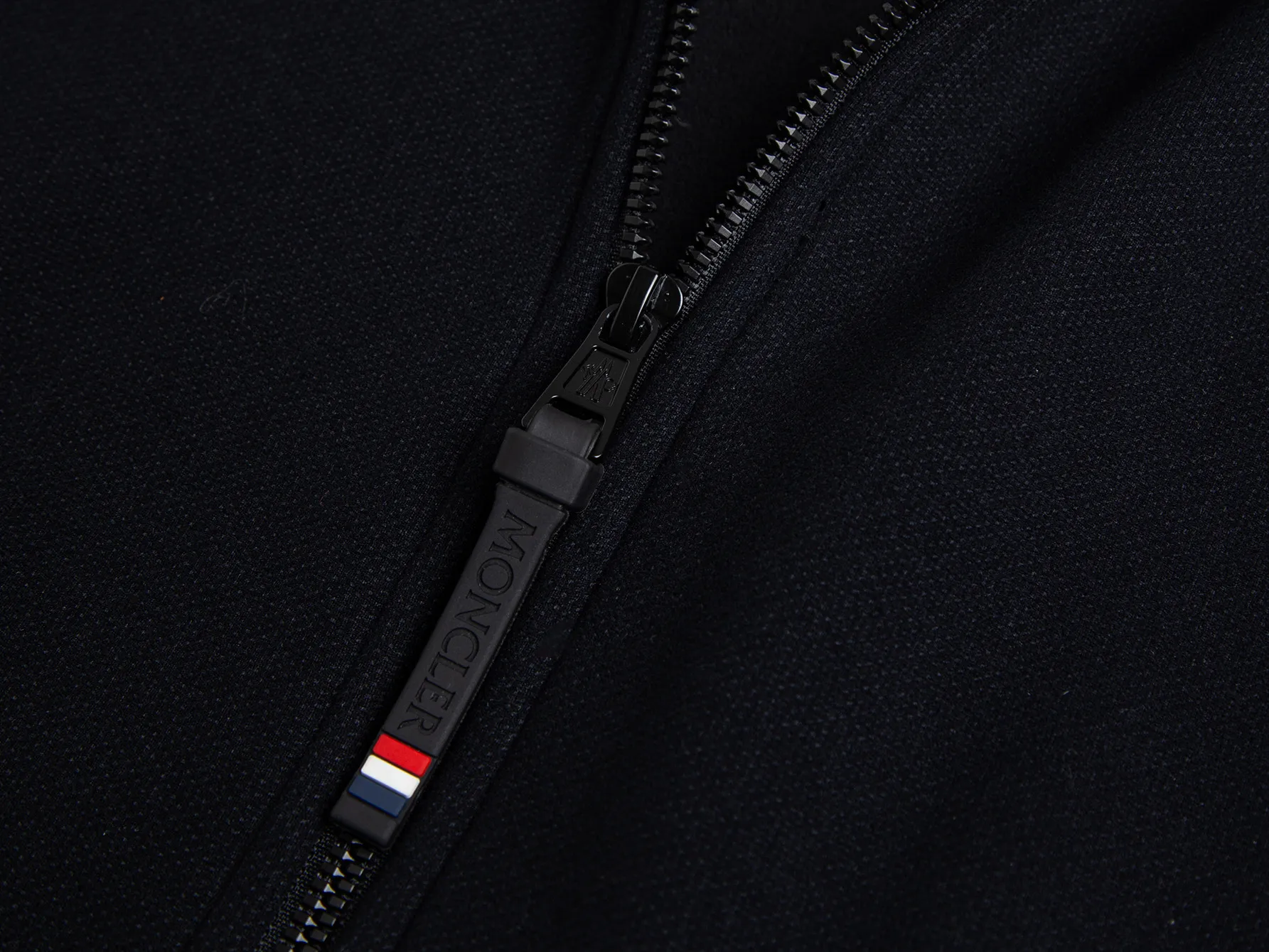 💰Coat 205, trousers 170, velvet style, popular recommendation for foreign trade orders - Moncler official website classic style, logo velvet and thickened casual jacket - Made of exclusive custom-made velvet and thickening, threaded in the same vat, custom-made accessories are complete, exclusive quality difference currency, welcome to compare -Color: black royal blue -Size: M L XL XXL