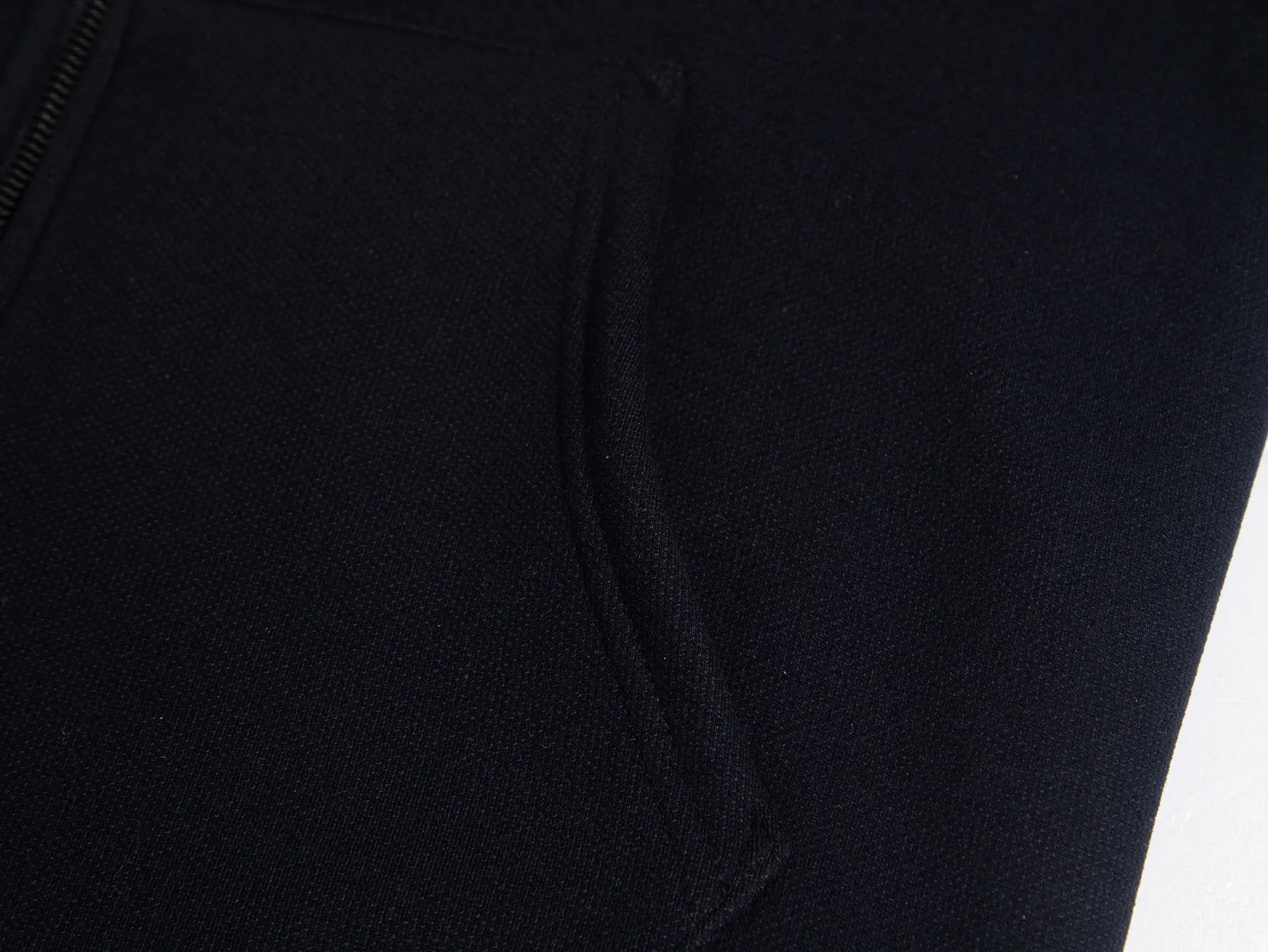 💰Coat 205, trousers 170, velvet style, popular recommendation for foreign trade orders - Moncler official website classic style, logo velvet and thickened casual jacket - Made of exclusive custom-made velvet and thickening, threaded in the same vat, custom-made accessories are complete, exclusive quality difference currency, welcome to compare -Color: black royal blue -Size: M L XL XXL