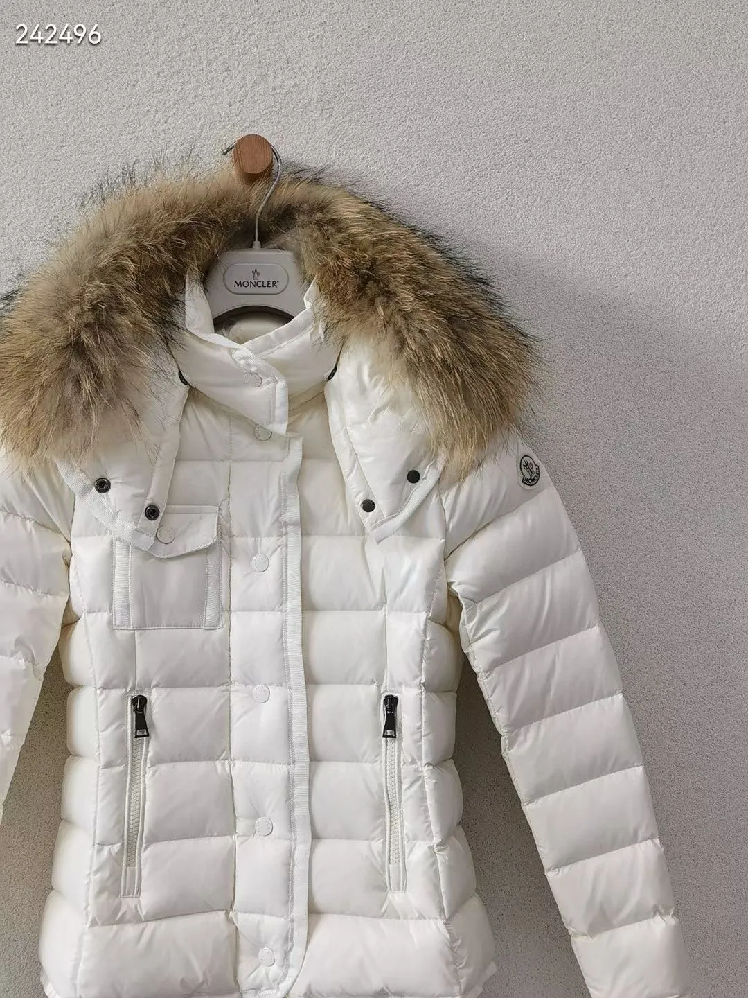 P1180 Moncler Armoise short slim fit women's down jacket, fox fur, imported nylon fabric, zipper closure, black white 1-2-3-4