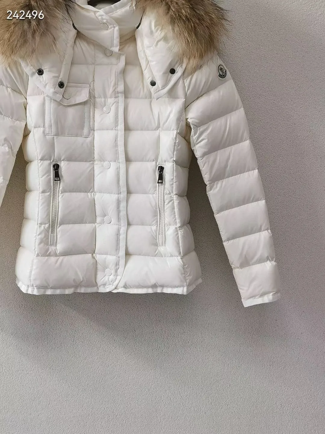 P1180 Moncler Armoise short slim fit women's down jacket, fox fur, imported nylon fabric, zipper closure, black white 1-2-3-4