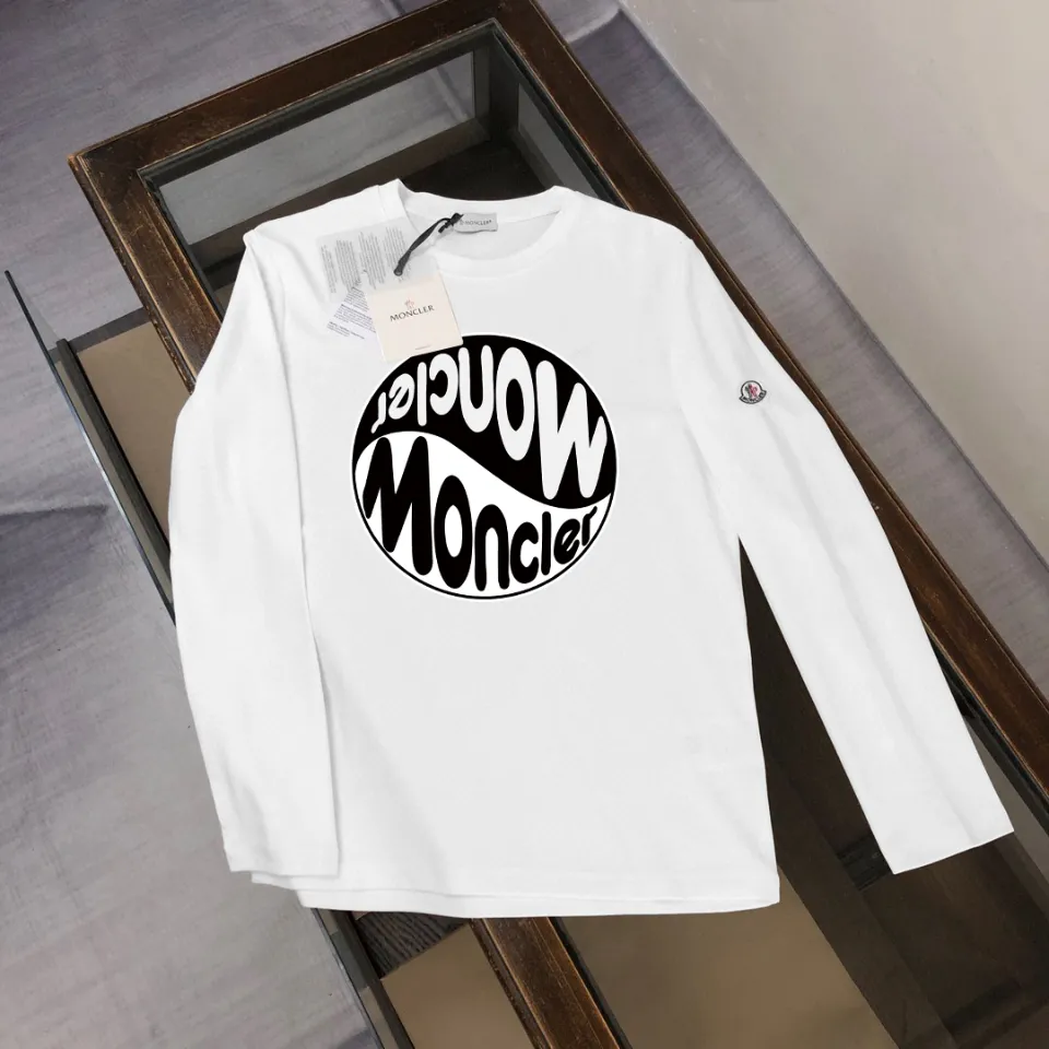 P180, a non-off-the-shelf model, you can trust it. Moncler printed long-sleeved T-shirt, 240g breathable cotton fabric, very soft and comfortable texture, does not shrink, does not deform, does not ball), can be worn alone as a base layer. Original customized accessories, collar label, care mark, hangtag, packaging (perfect details) Color: White Black Size: XS S M L